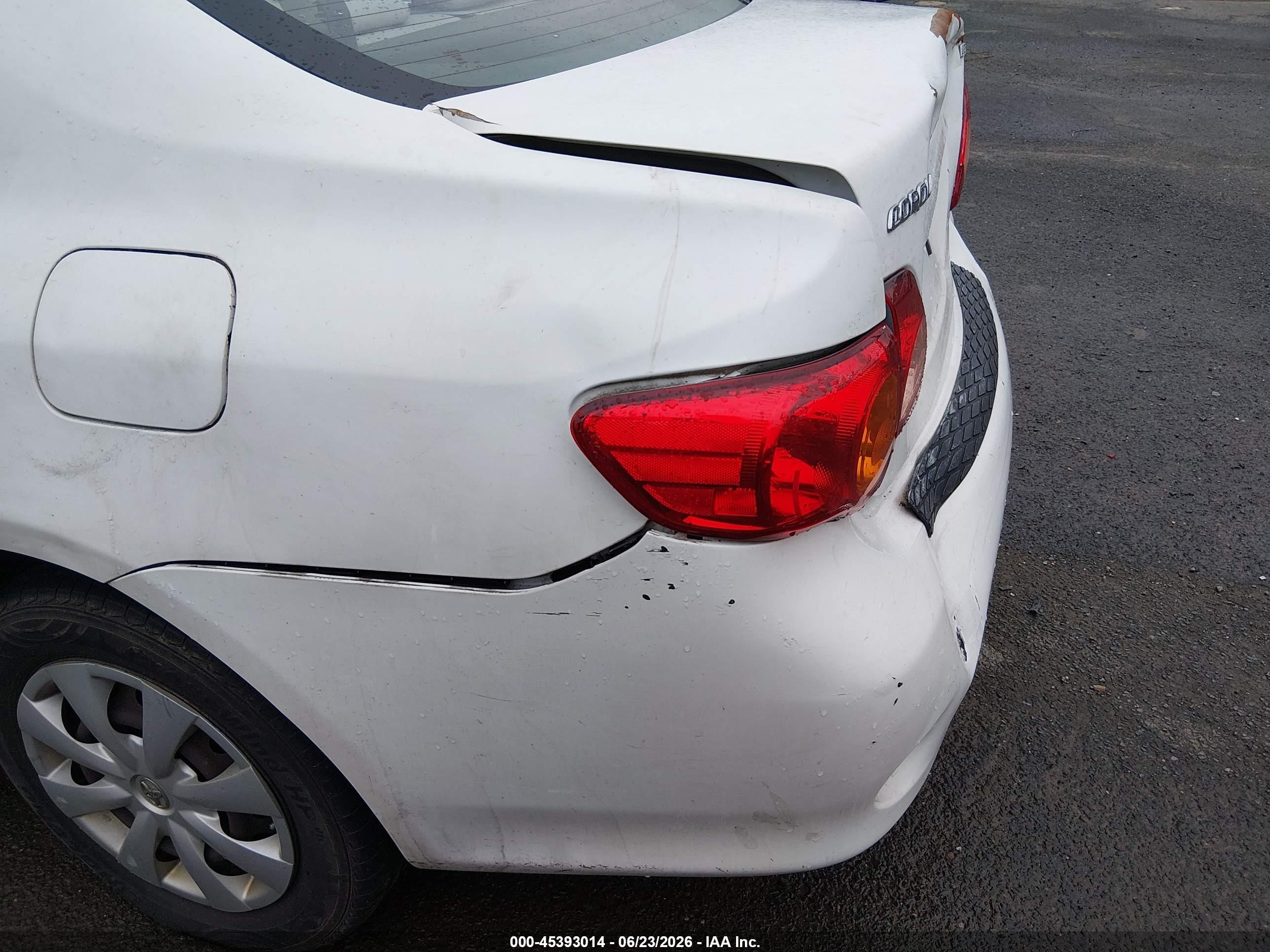 2009 Toyota Corolla Le White vin: 2T1BU40E39C090764