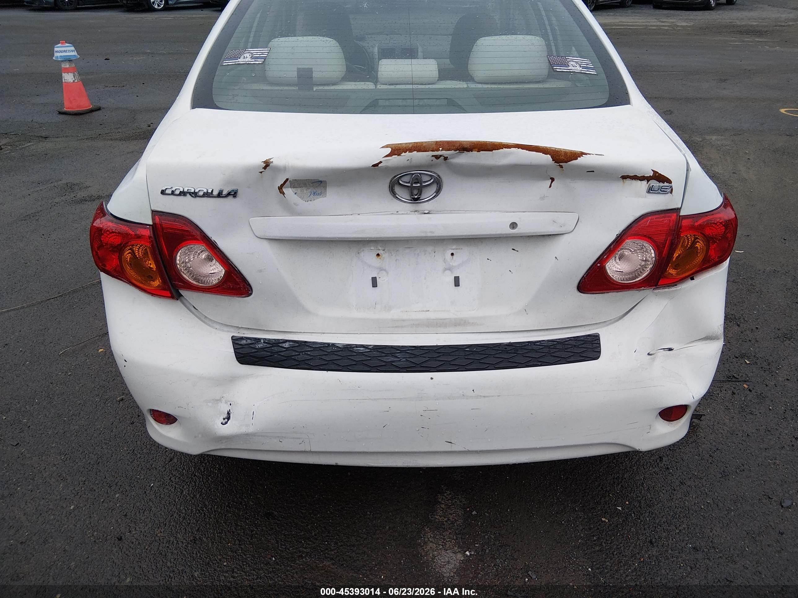 2009 Toyota Corolla Le White vin: 2T1BU40E39C090764