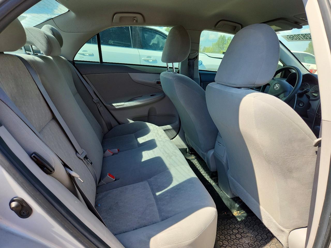 2009 Toyota Corolla Base Серебряный vin: 2T1BU40E49C017709