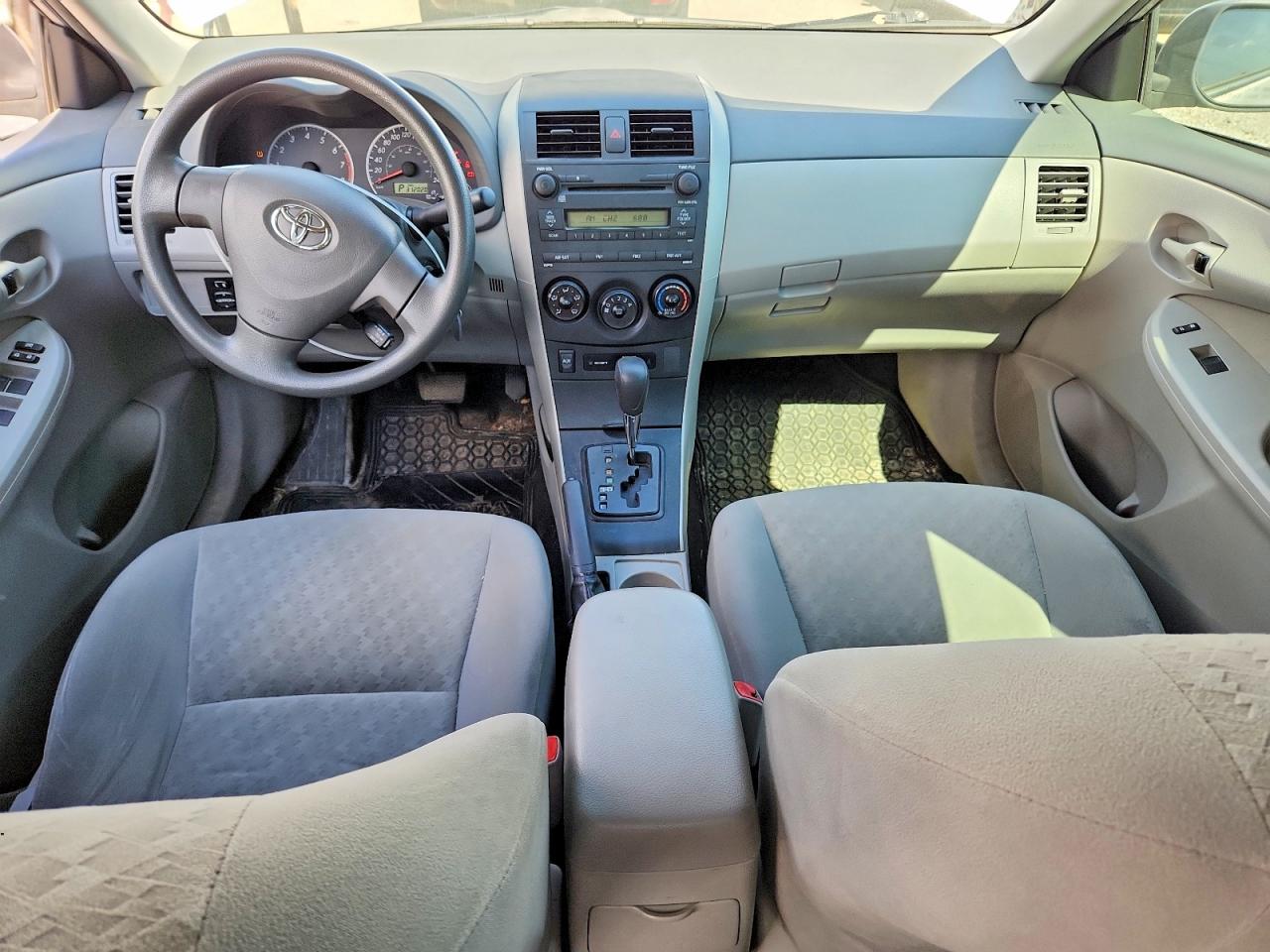 2009 Toyota Corolla Base Серебряный vin: 2T1BU40E49C017709