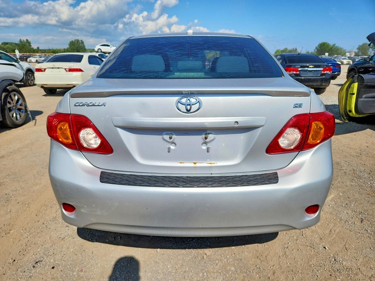 2009 Toyota Corolla Base Серебряный vin: 2T1BU40E49C017709
