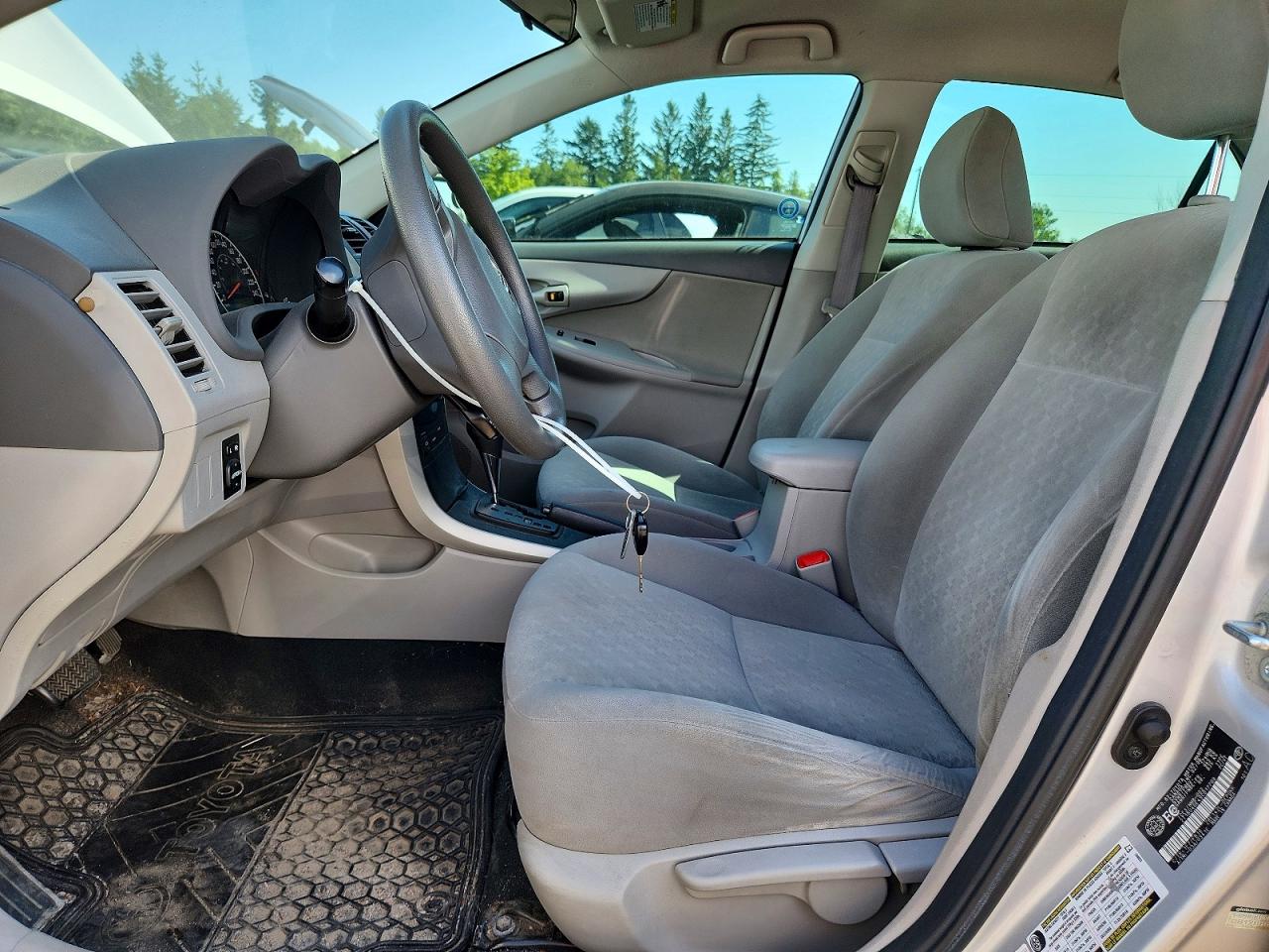 2009 Toyota Corolla Base Серебряный vin: 2T1BU40E49C017709