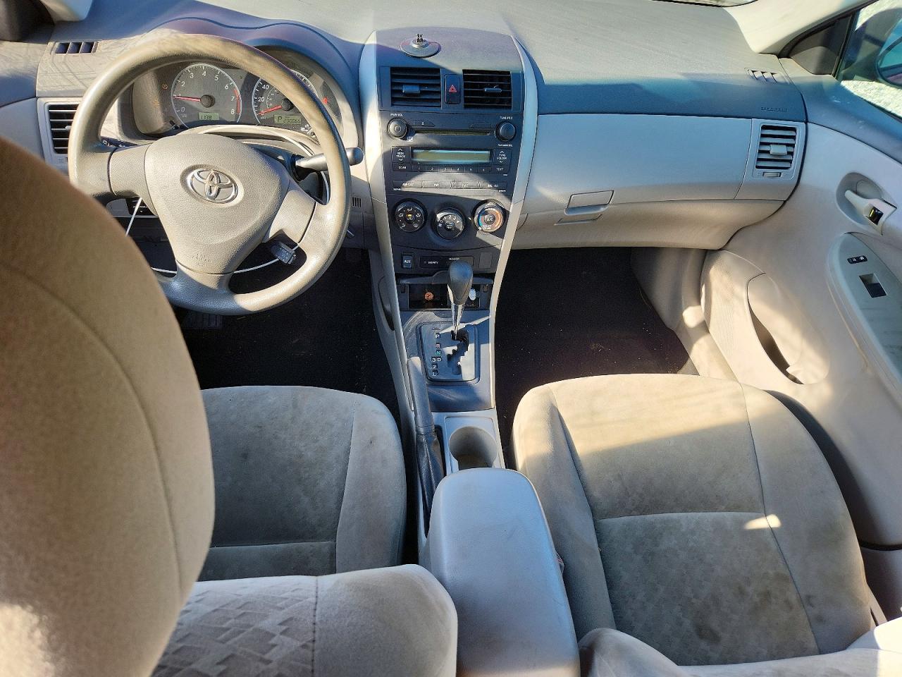 2009 Toyota Corolla Le Red vin: 2T1BU40E49C113355