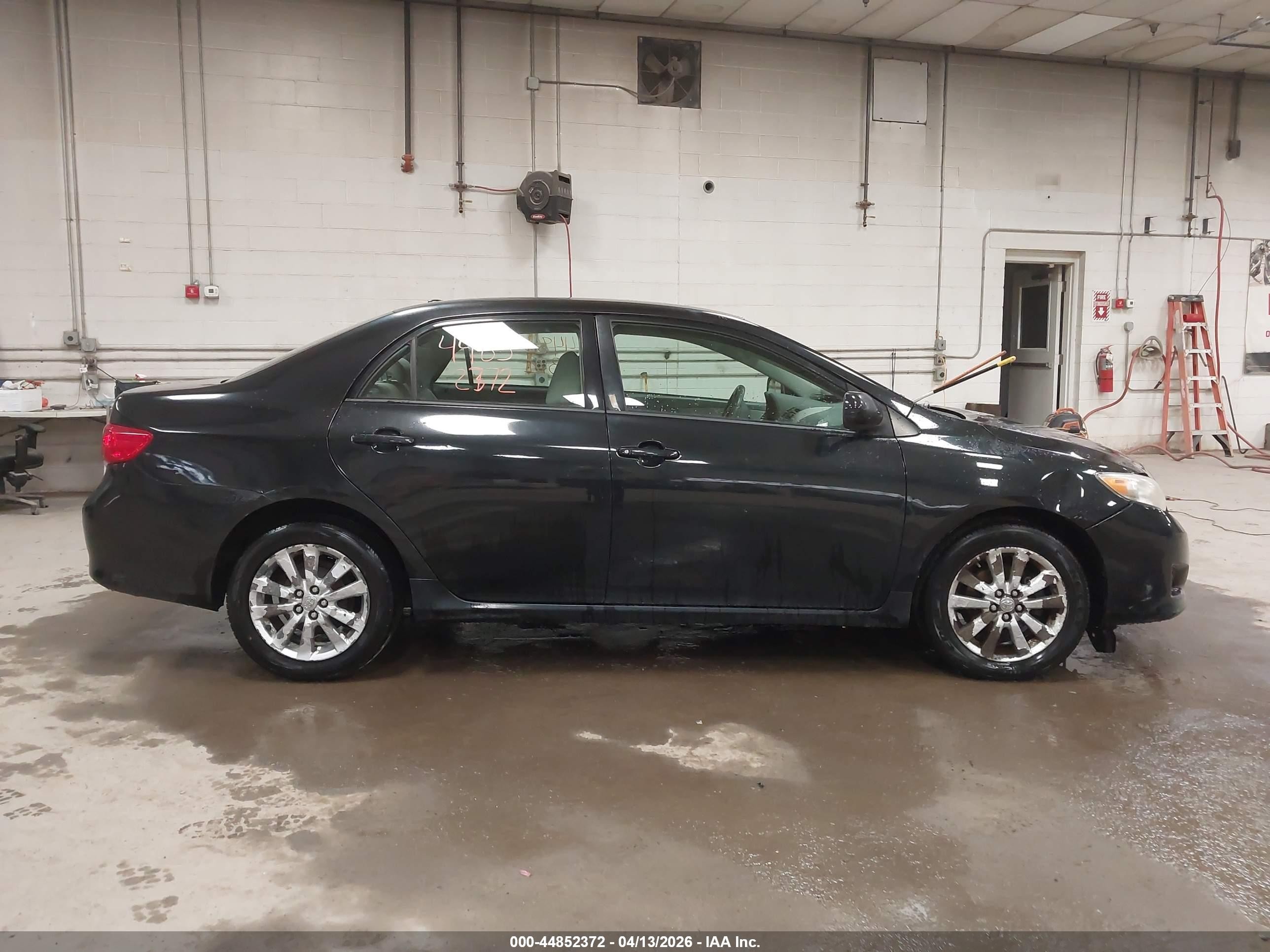 2009 Toyota Corolla Le Black vin: 2T1BU40E59C029996