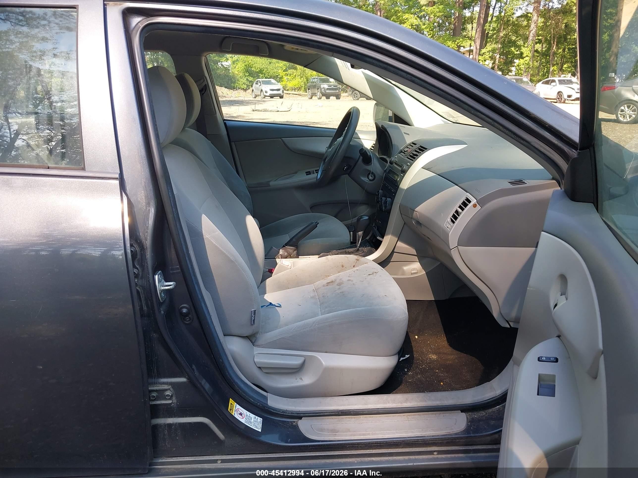2009 Toyota Corolla Le Gray vin: 2T1BU40E59C044899