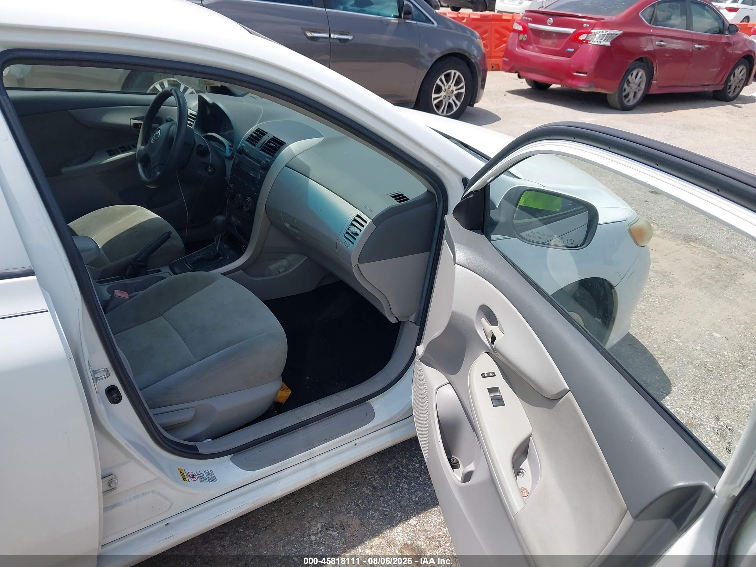 2009 Toyota Corolla Le White vin: 2T1BU40E59C054767