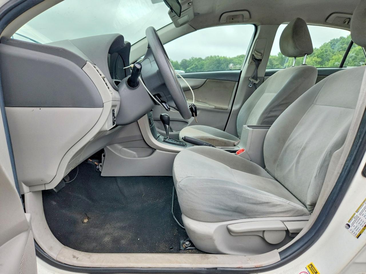 2009 Toyota Corolla Le White vin: 2T1BU40E59C066708