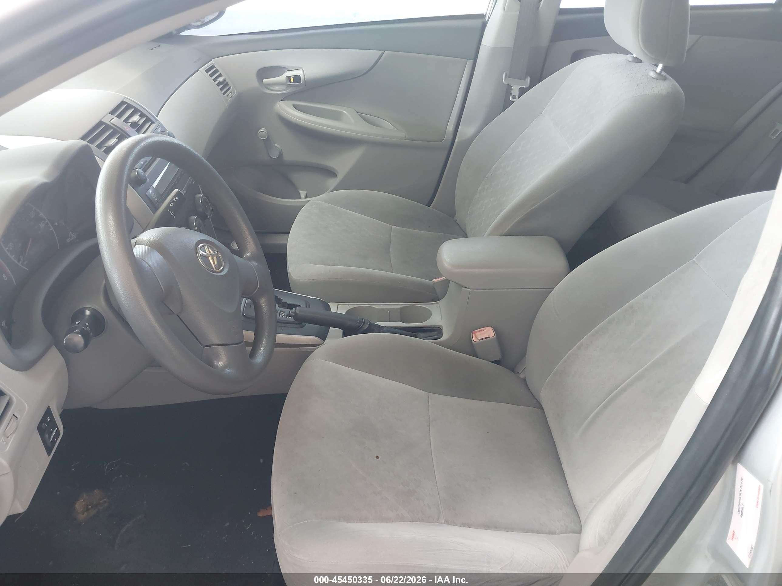 2009 Toyota Corolla   Silver vin: 2T1BU40E59C113865