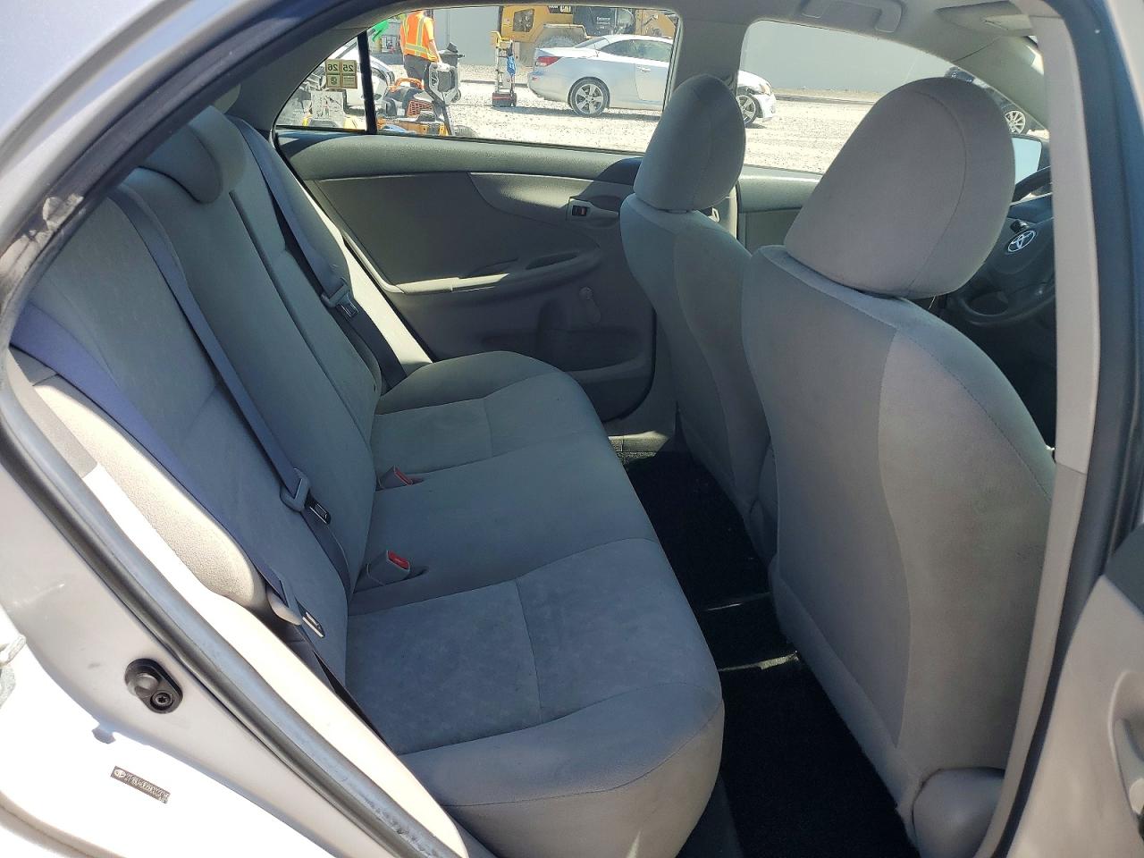 2009 Toyota Corolla Base Silver vin: 2T1BU40E69C023785