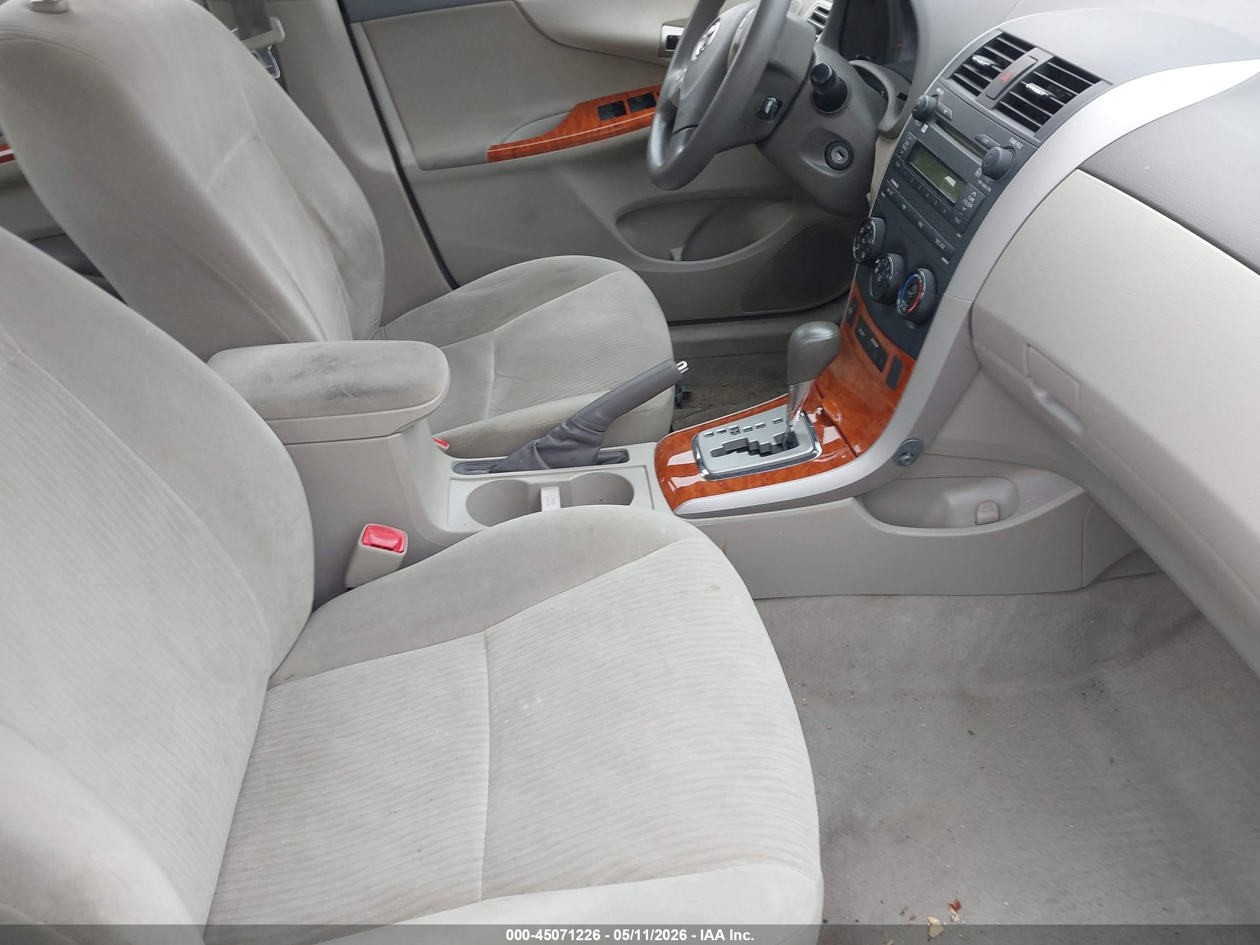 2009 Toyota Corolla Xle Gold vin: 2T1BU40E69C030283