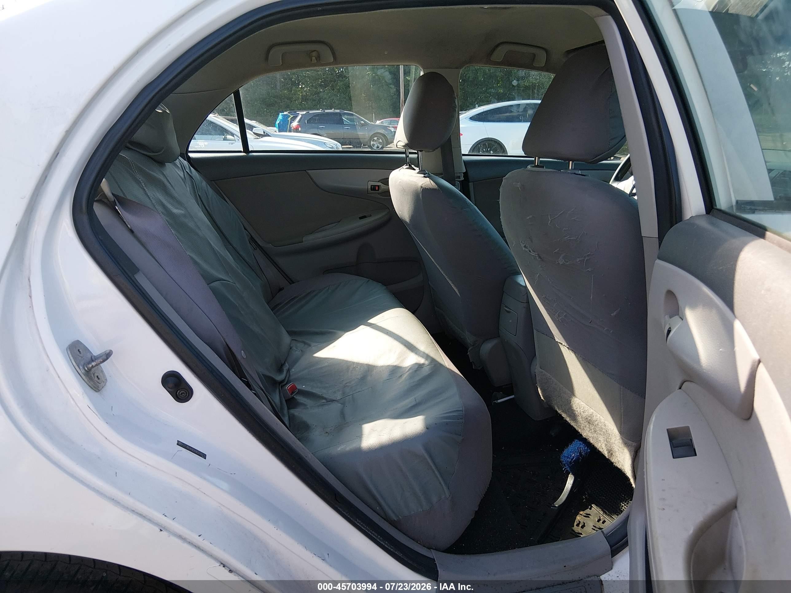 2009 Toyota Corolla Le White vin: 2T1BU40E69C039212