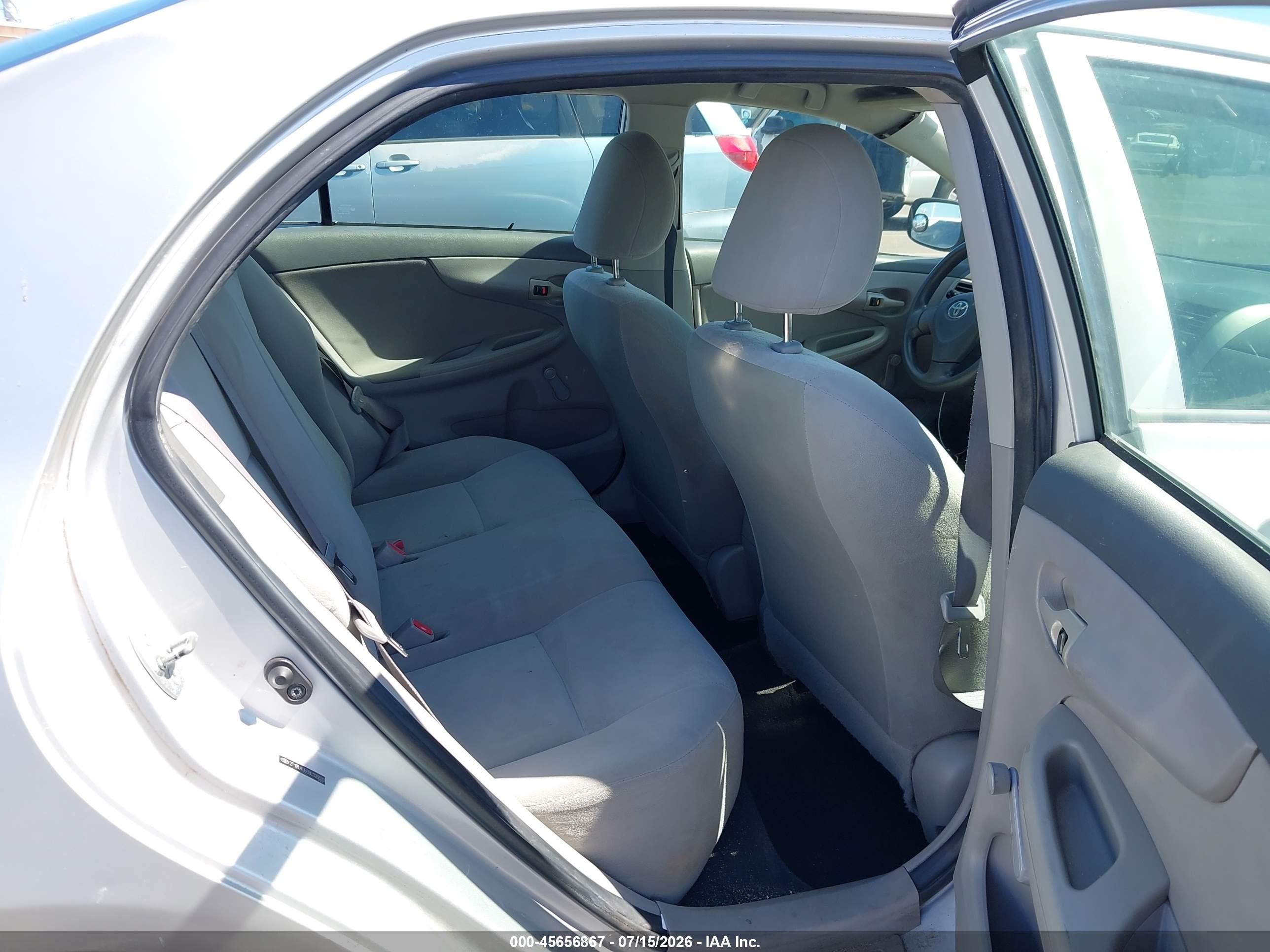 2009 Toyota Corolla   Серебряный vin: 2T1BU40E69C126639