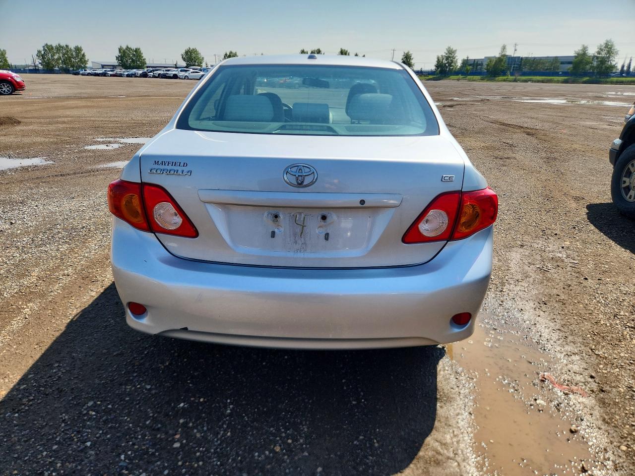 2009 Toyota Corolla Base Silver vin: 2T1BU40E69C135955