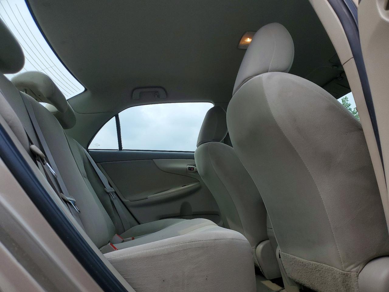 2009 Toyota Corolla Base Золотой vin: 2T1BU40E79C022614