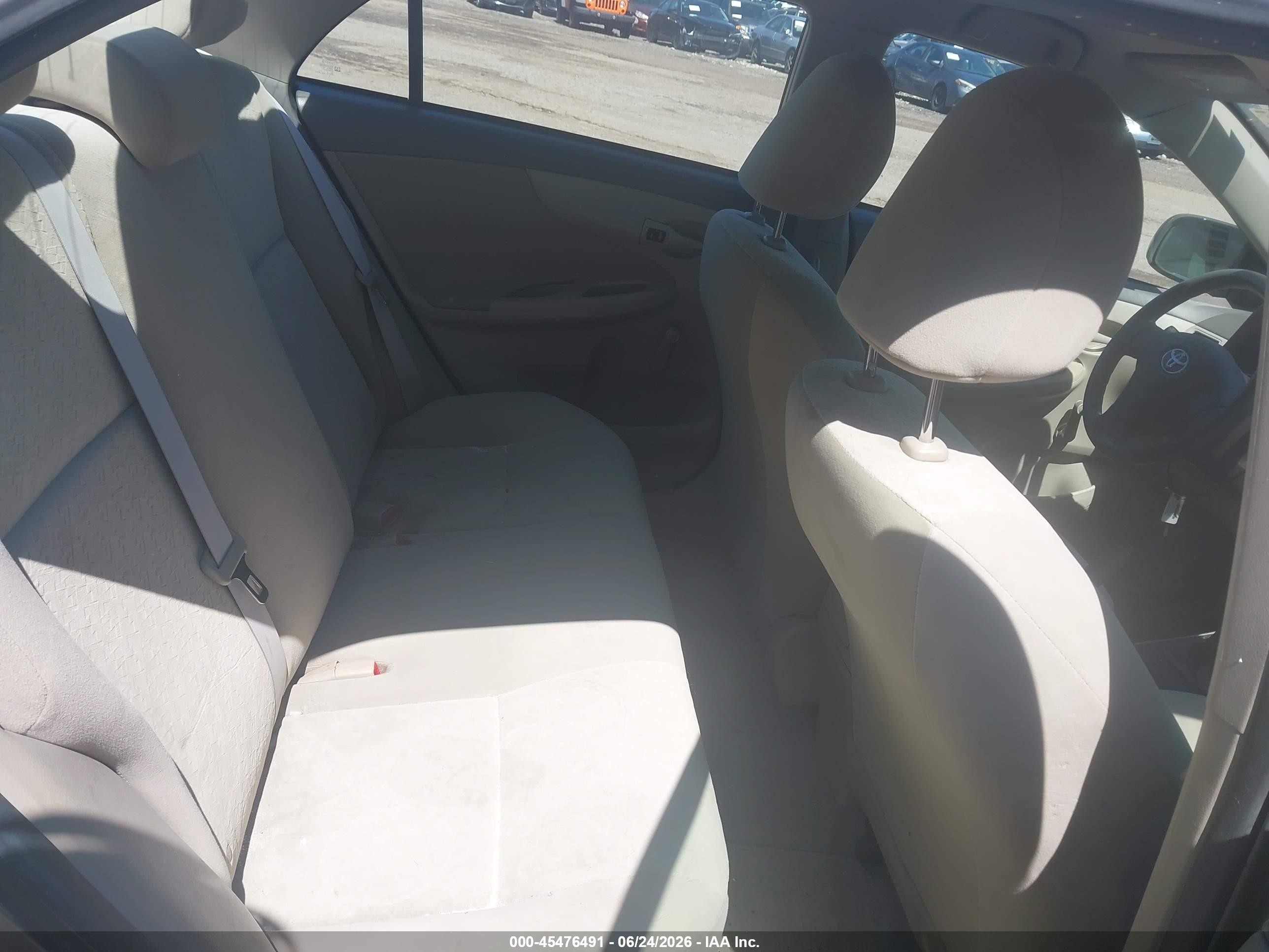 2009 Toyota Corolla   Gold vin: 2T1BU40E79C024637