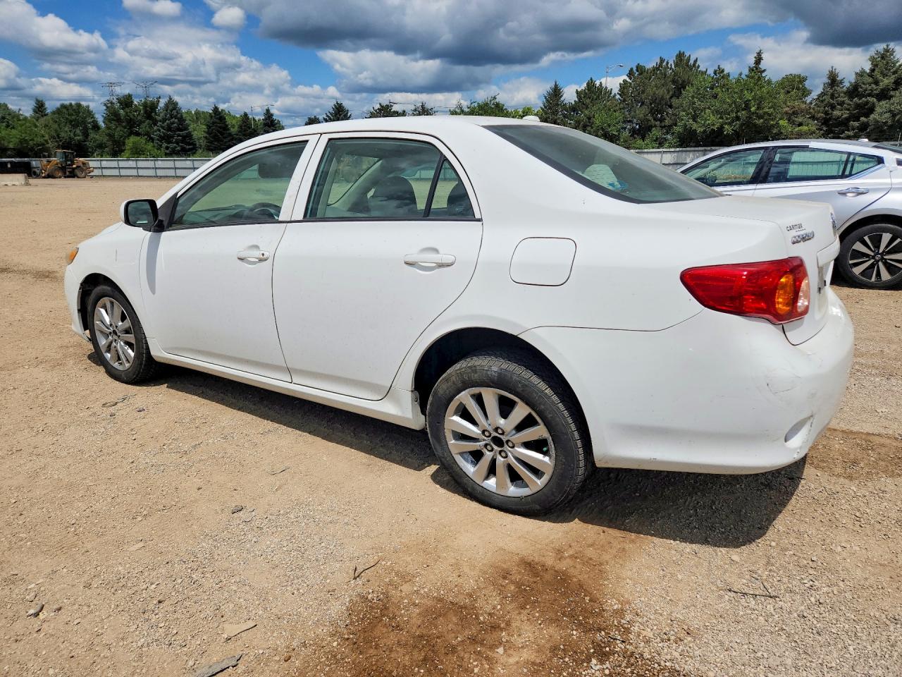 2009 Toyota Corolla Le White vin: 2T1BU40E79C045388