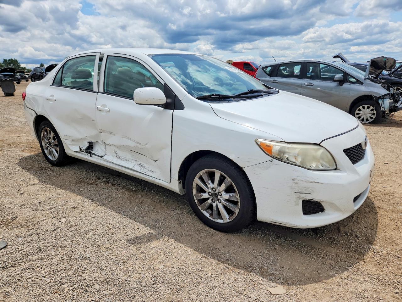 2009 Toyota Corolla Le White vin: 2T1BU40E79C045388