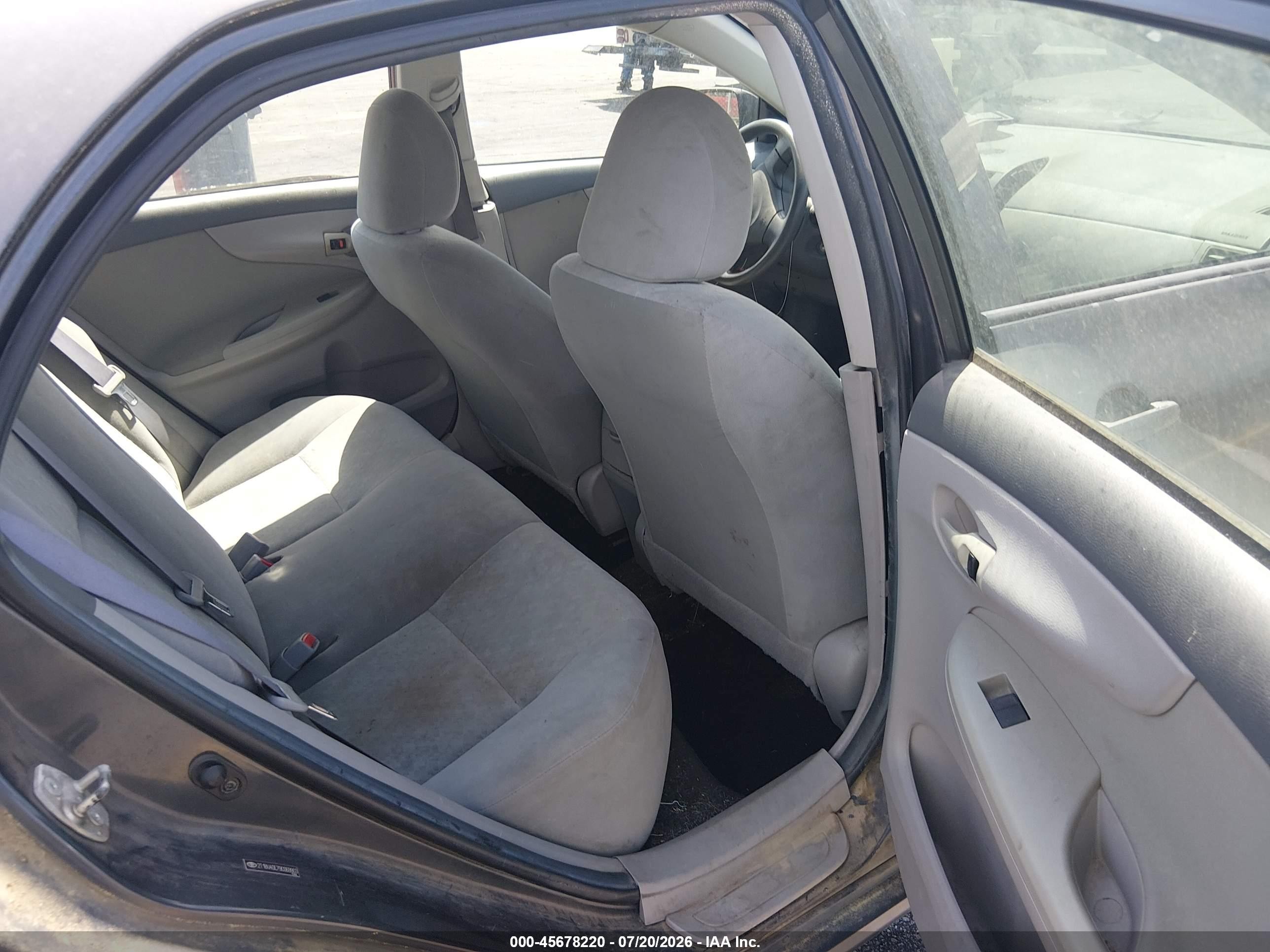 2009 Toyota Corolla Le Gray vin: 2T1BU40E79C069903