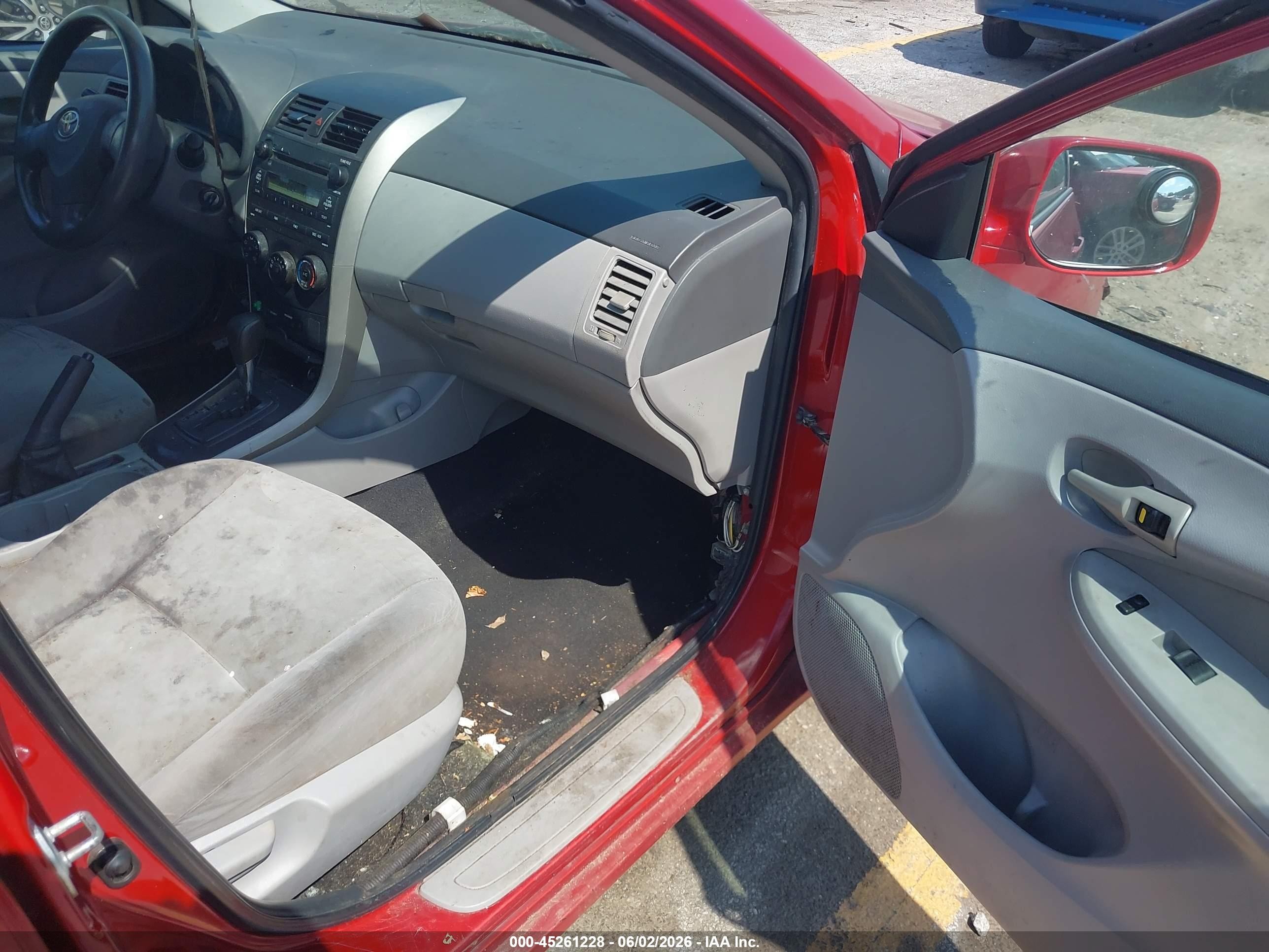 2009 Toyota Corolla Le Red vin: 2T1BU40E79C133129