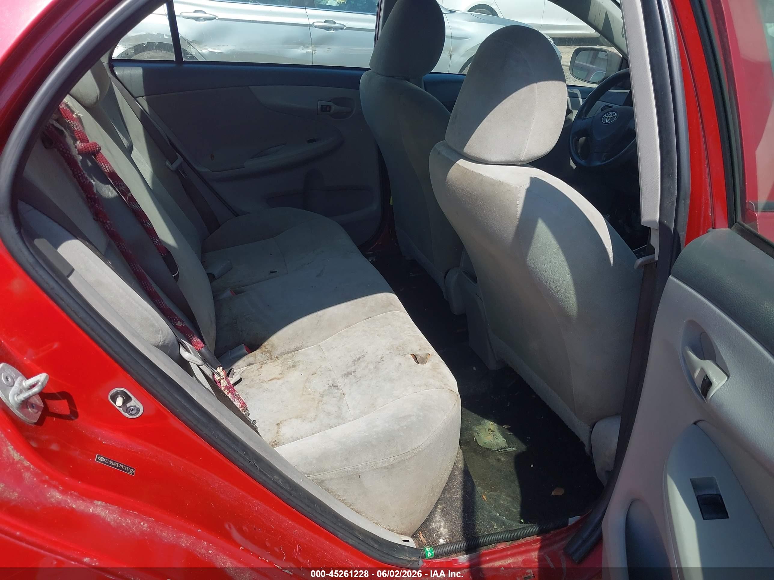 2009 Toyota Corolla Le Red vin: 2T1BU40E79C133129