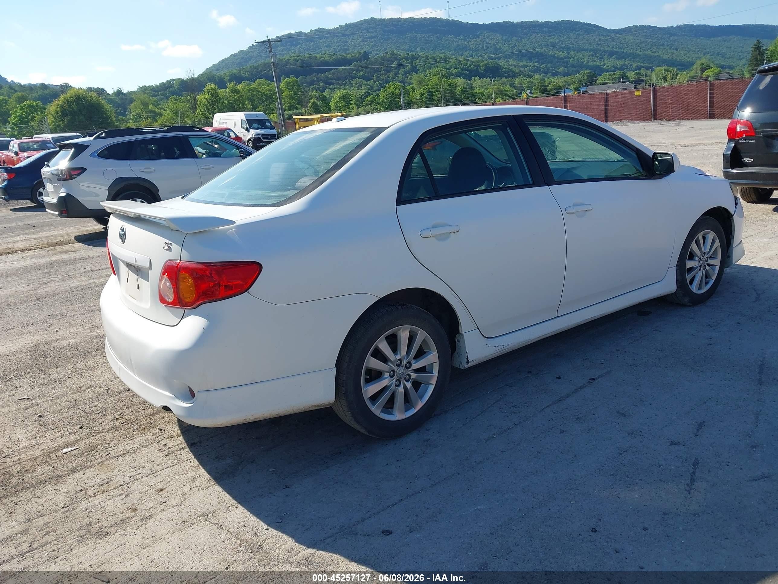 2009 Toyota Corolla S White vin: 2T1BU40E79C167958