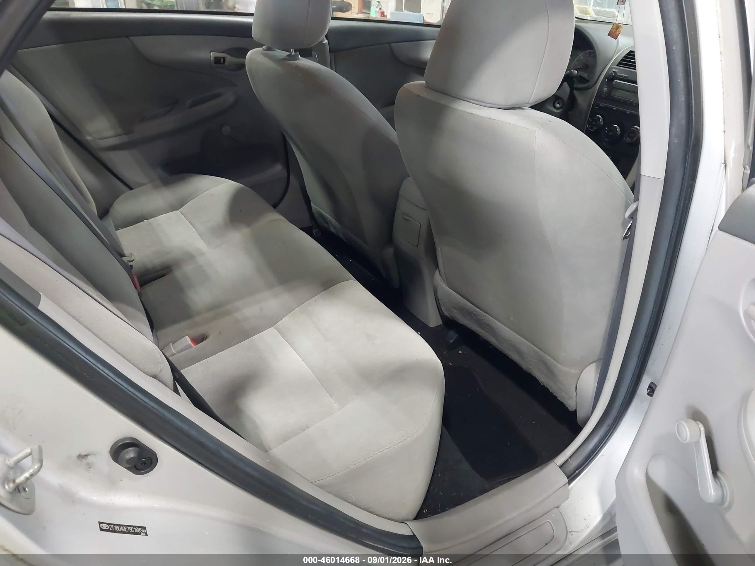 2009 Toyota Corolla   Silver vin: 2T1BU40E79C168544