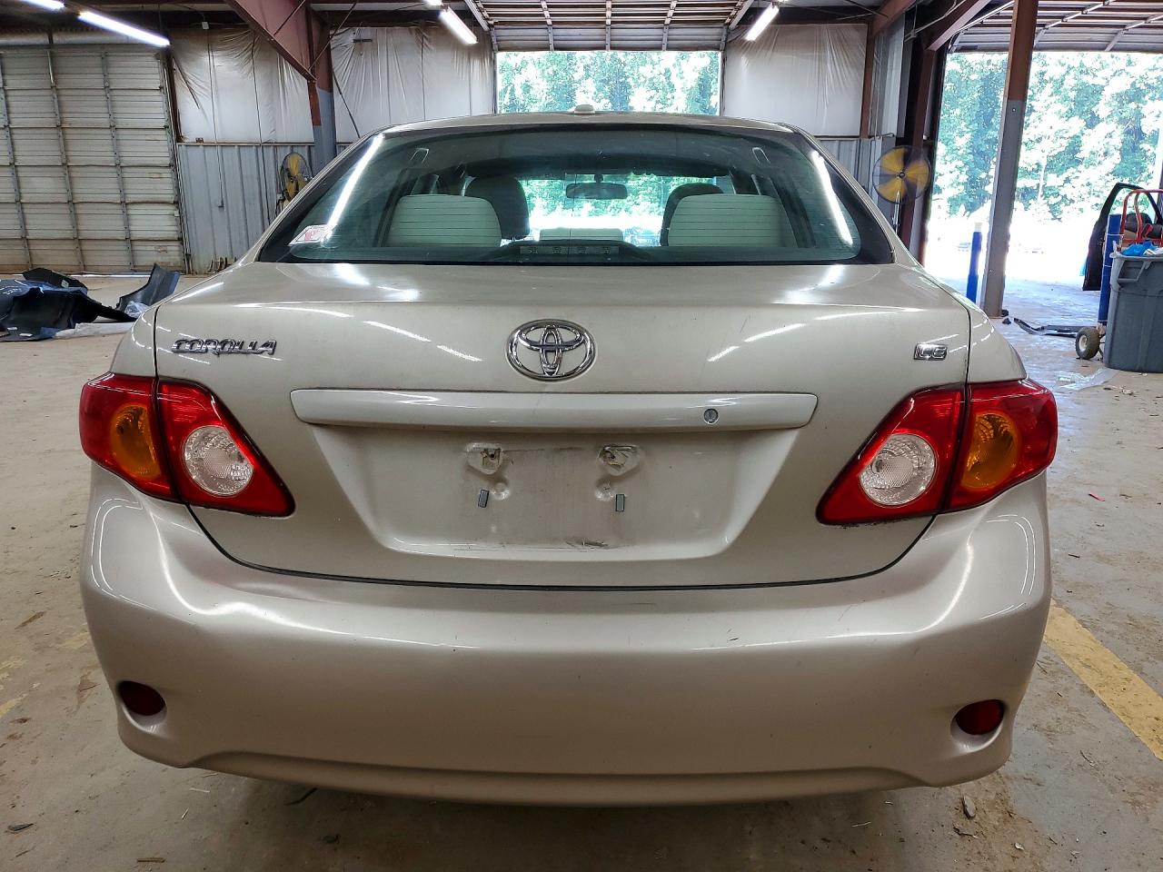 2009 Toyota Corolla Le Gold vin: 2T1BU40E89C071711