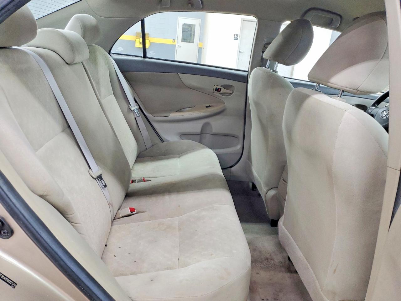 2009 Toyota Corolla Le Gold vin: 2T1BU40E89C071711