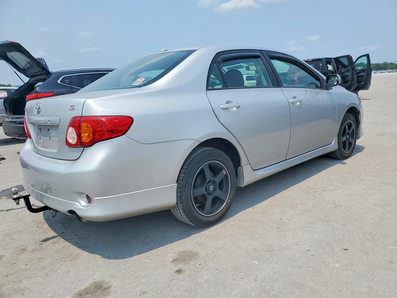 2009 Toyota Corolla S Silver vin: 2T1BU40E89C095555