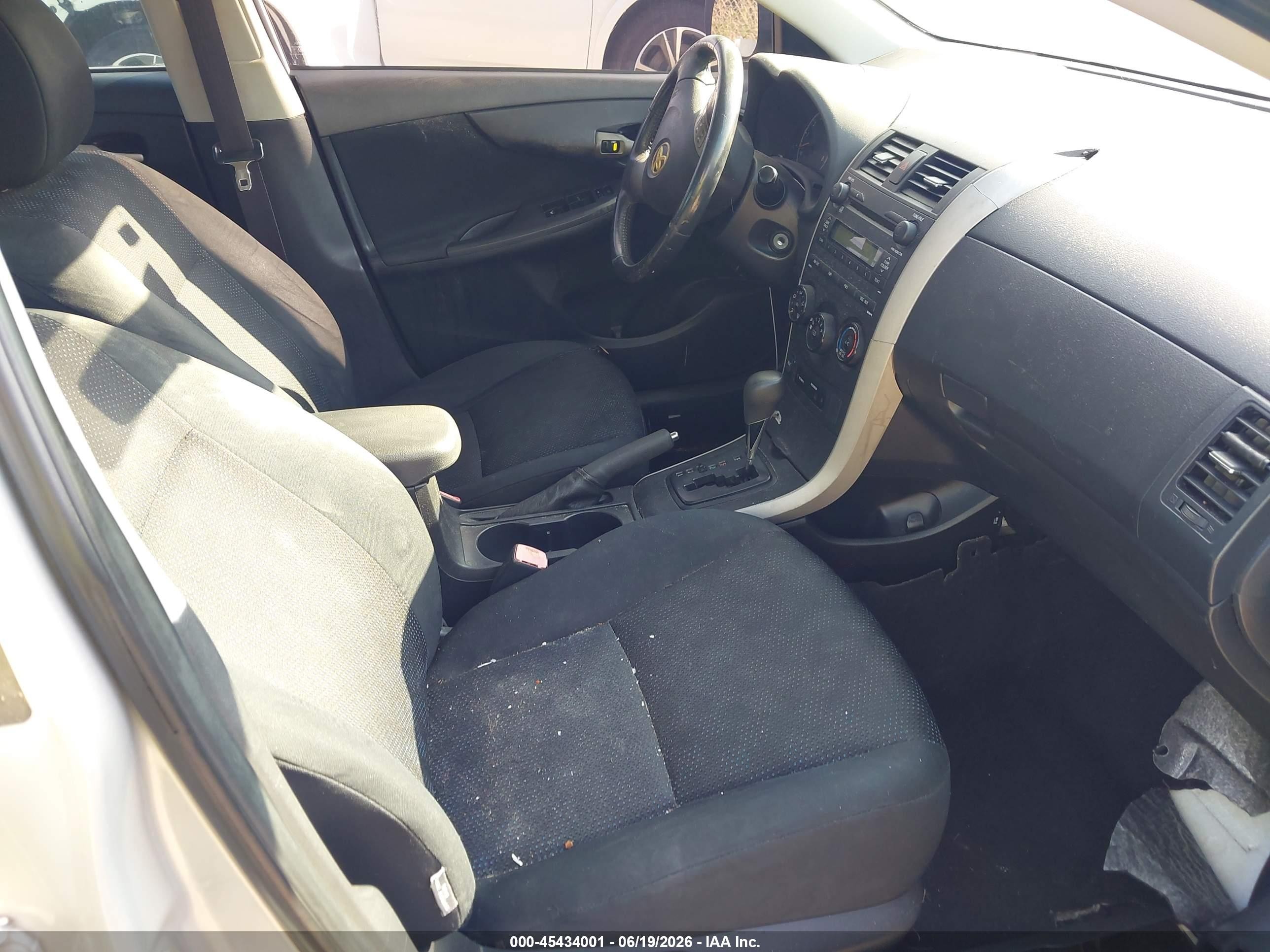 2009 Toyota Corolla S Silver vin: 2T1BU40E89C105520
