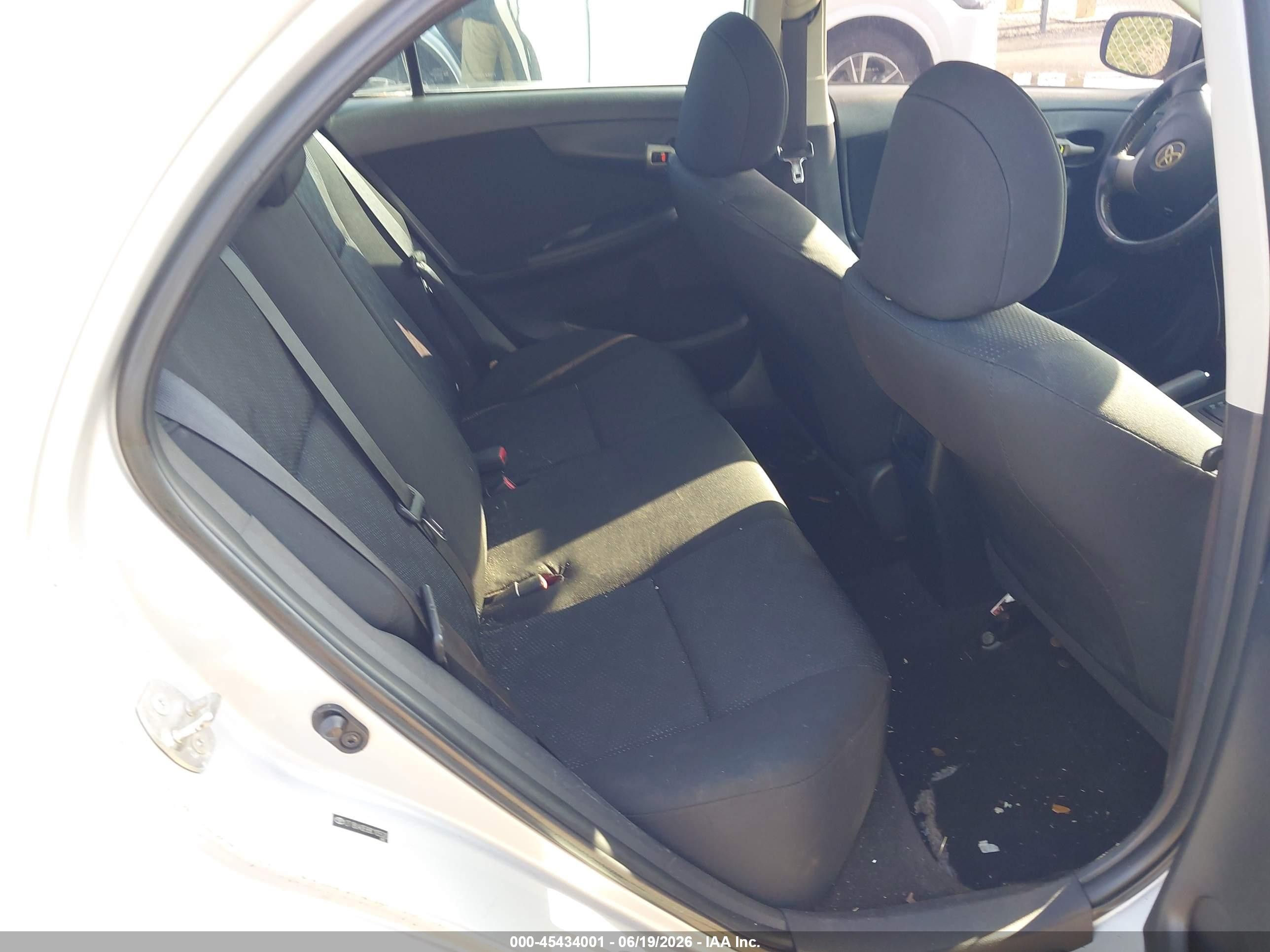 2009 Toyota Corolla S Silver vin: 2T1BU40E89C105520