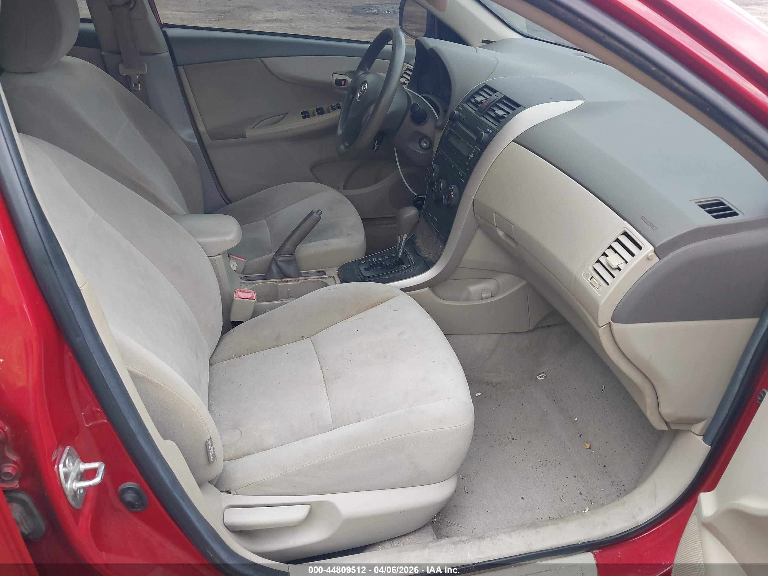 2009 Toyota Corolla Le Red vin: 2T1BU40E89C177740