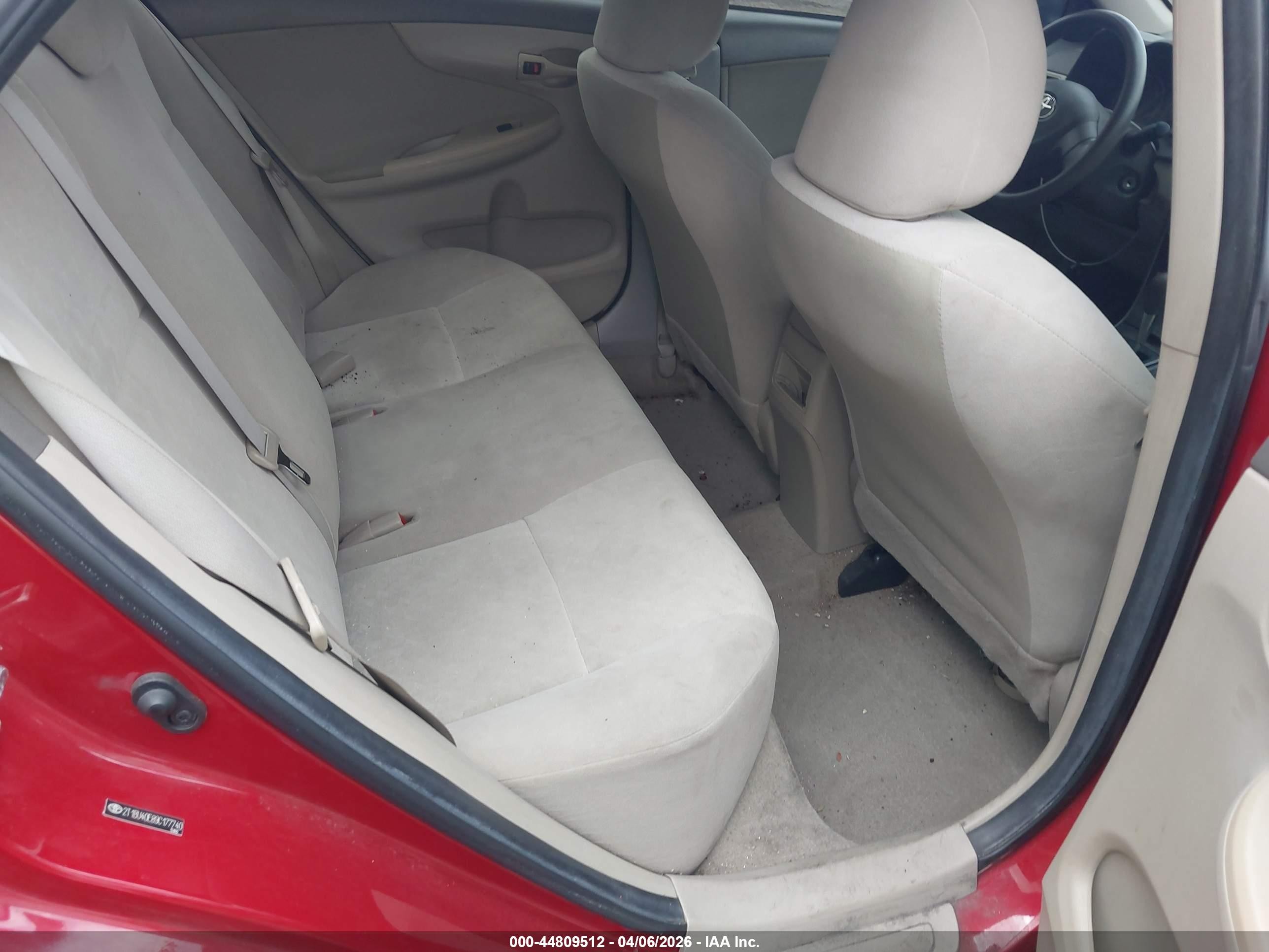 2009 Toyota Corolla Le Red vin: 2T1BU40E89C177740
