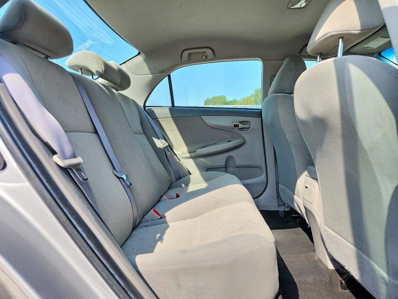 2009 Toyota Corolla Le Silver vin: 2T1BU40E89C186714