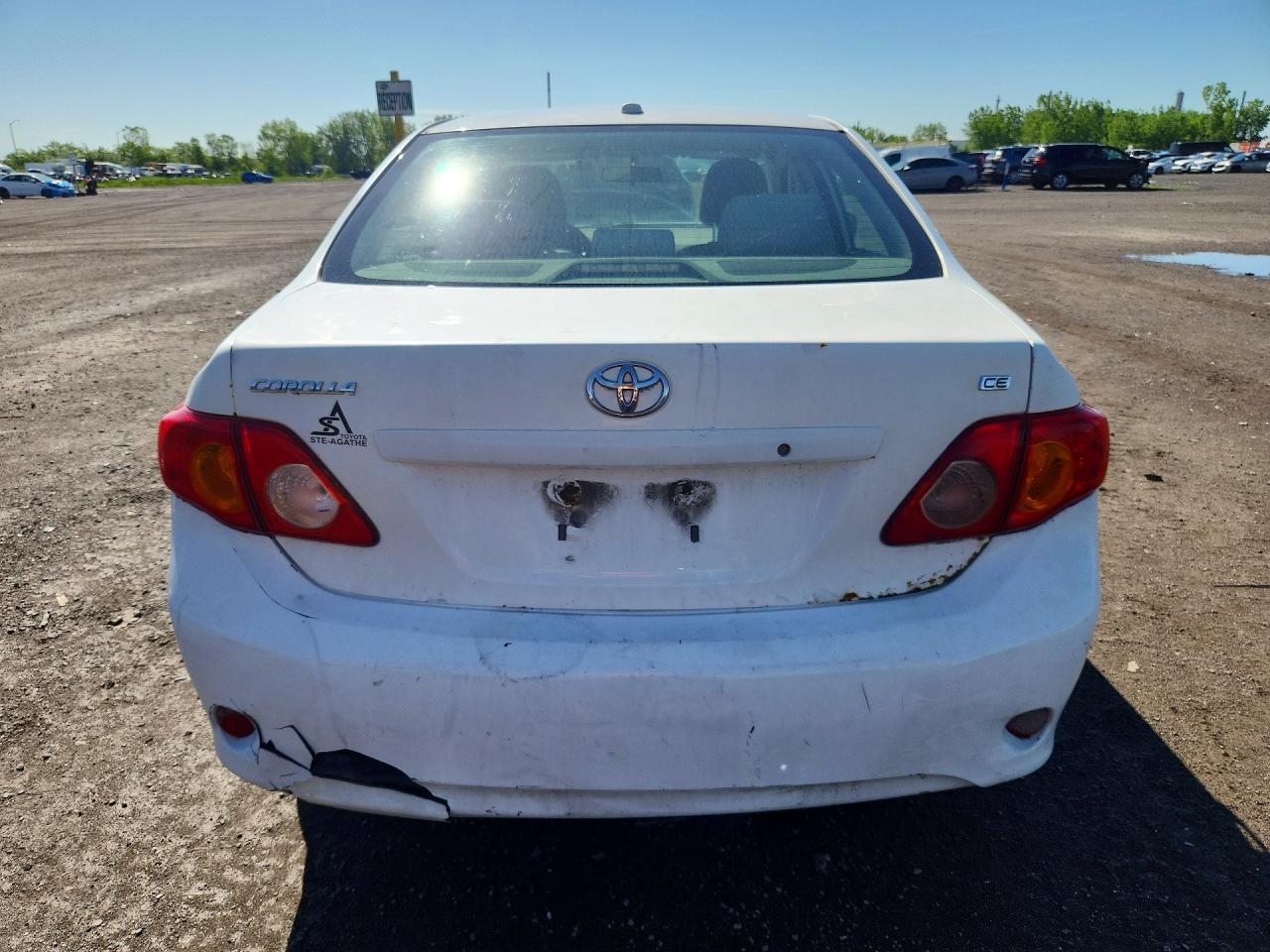 2009 Toyota Corolla Base White vin: 2T1BU40E99C075525