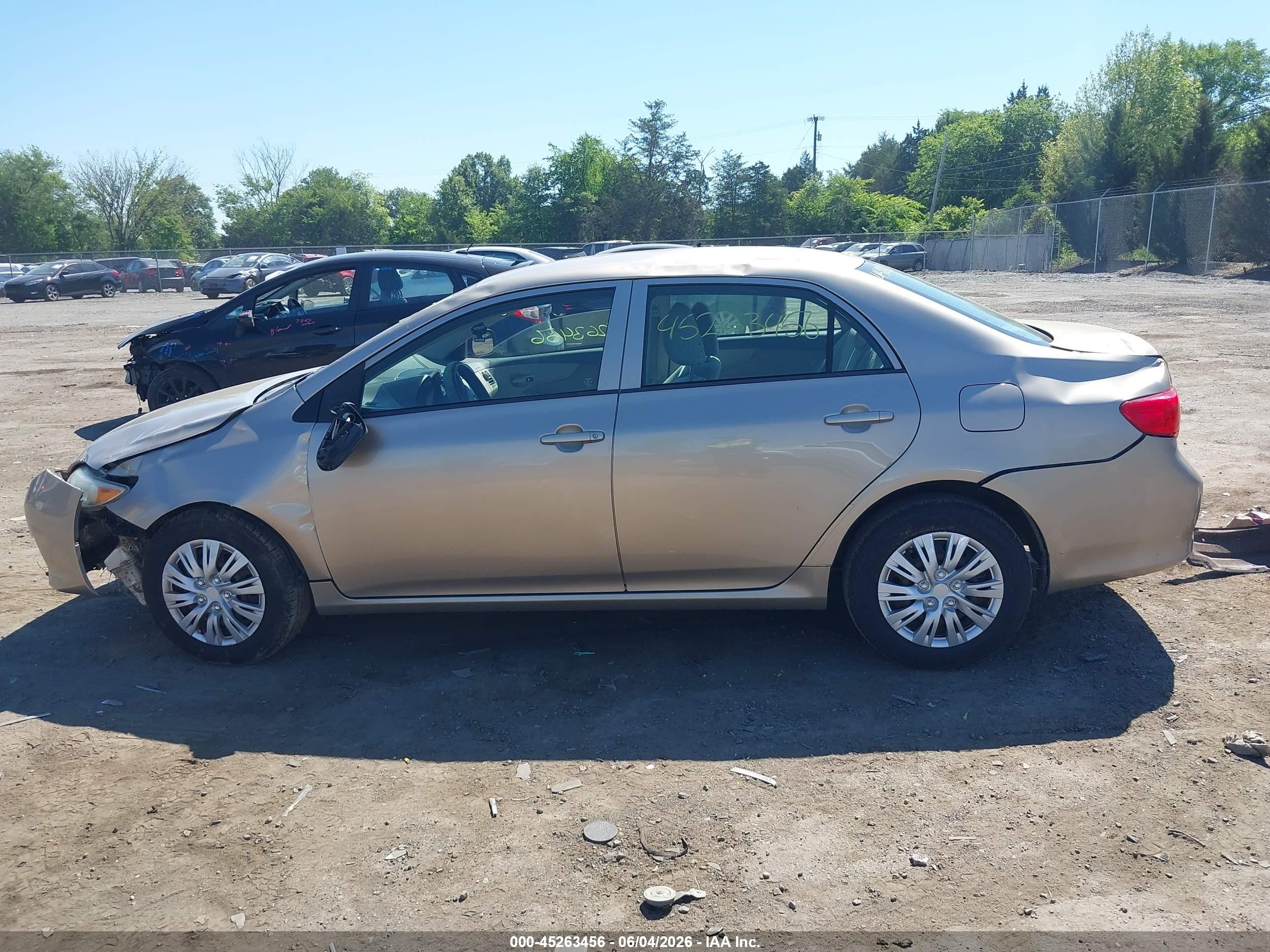 2009 Toyota Corolla Le Gold vin: 2T1BU40E99C166102
