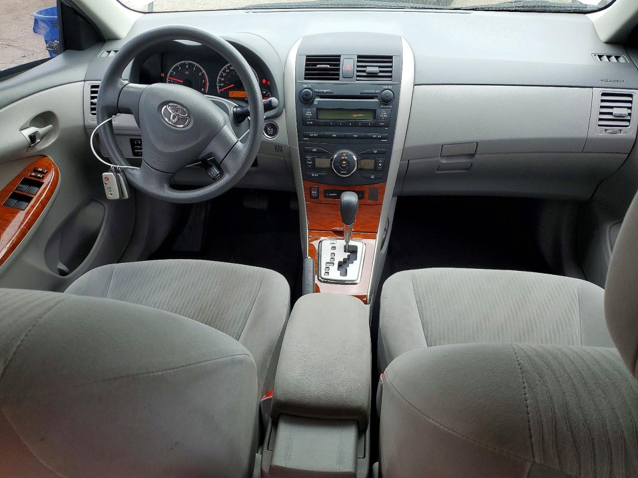 2009 Toyota Corolla Base Серебряный vin: 2T1BU40EX9C079910