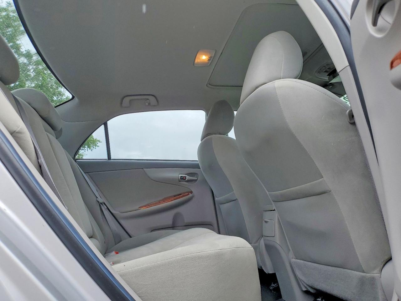 2009 Toyota Corolla Base Серебряный vin: 2T1BU40EX9C079910