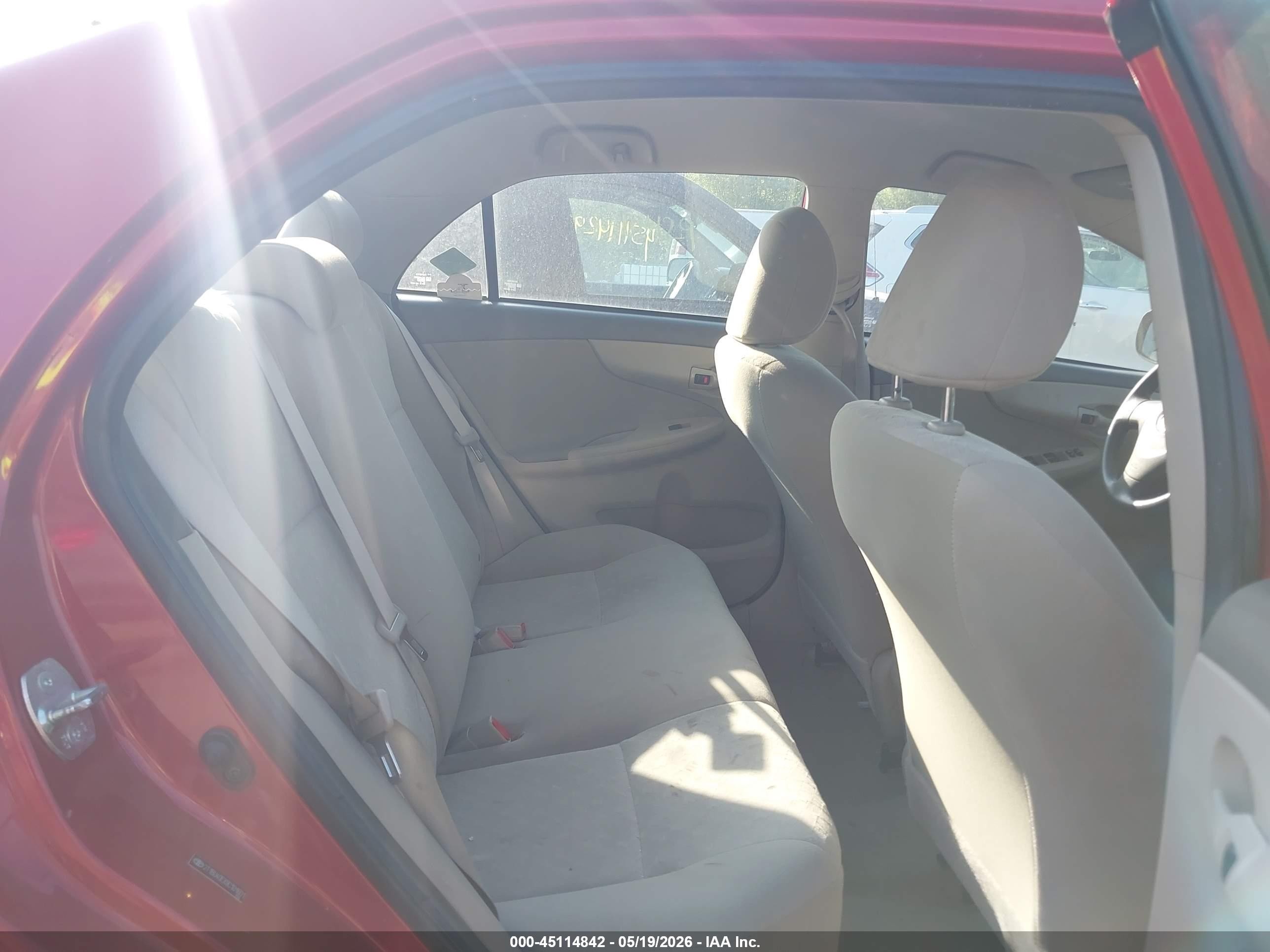 2009 Toyota Corolla Le Red vin: 2T1BU40EX9C101601