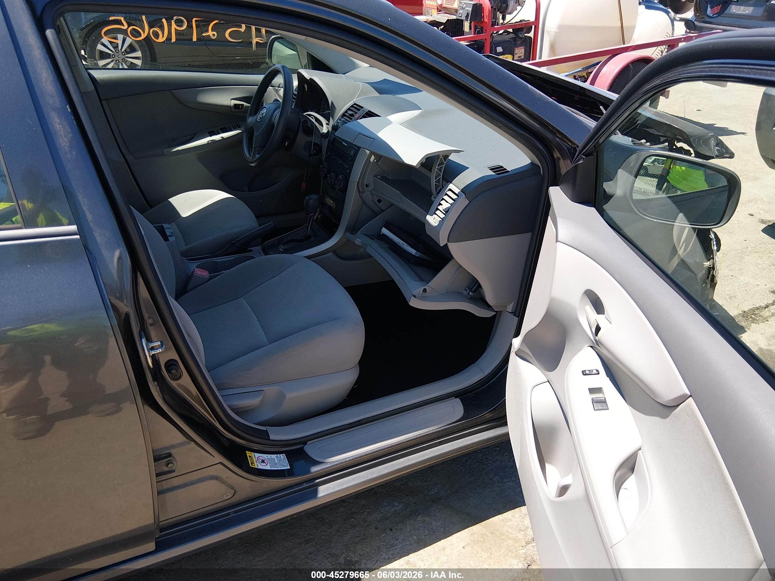 2009 Toyota Corolla Le Gray vin: 2T1BU40EX9C120603