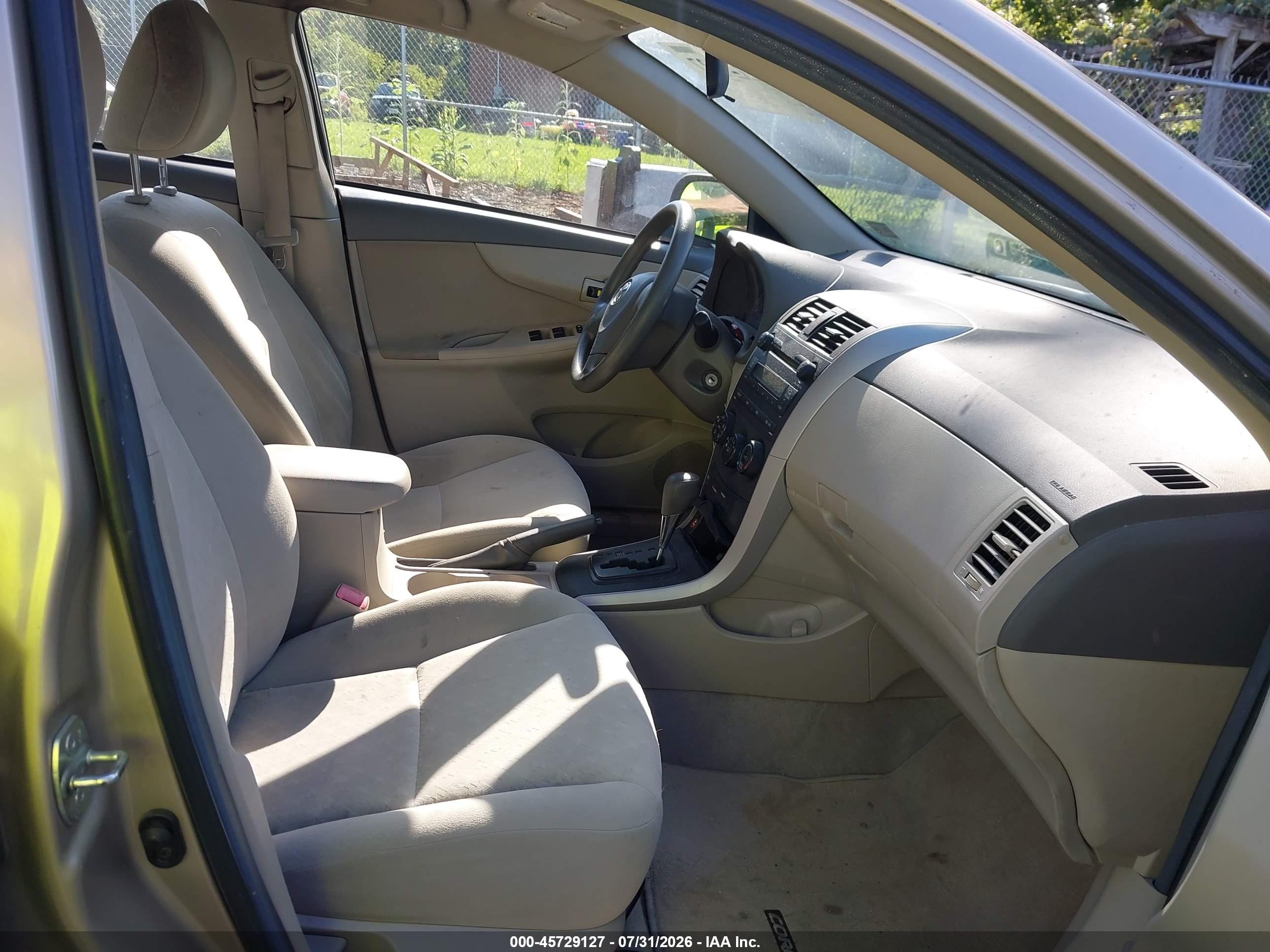 2009 Toyota Corolla Le Gold vin: 2T1BU40EX9C152533