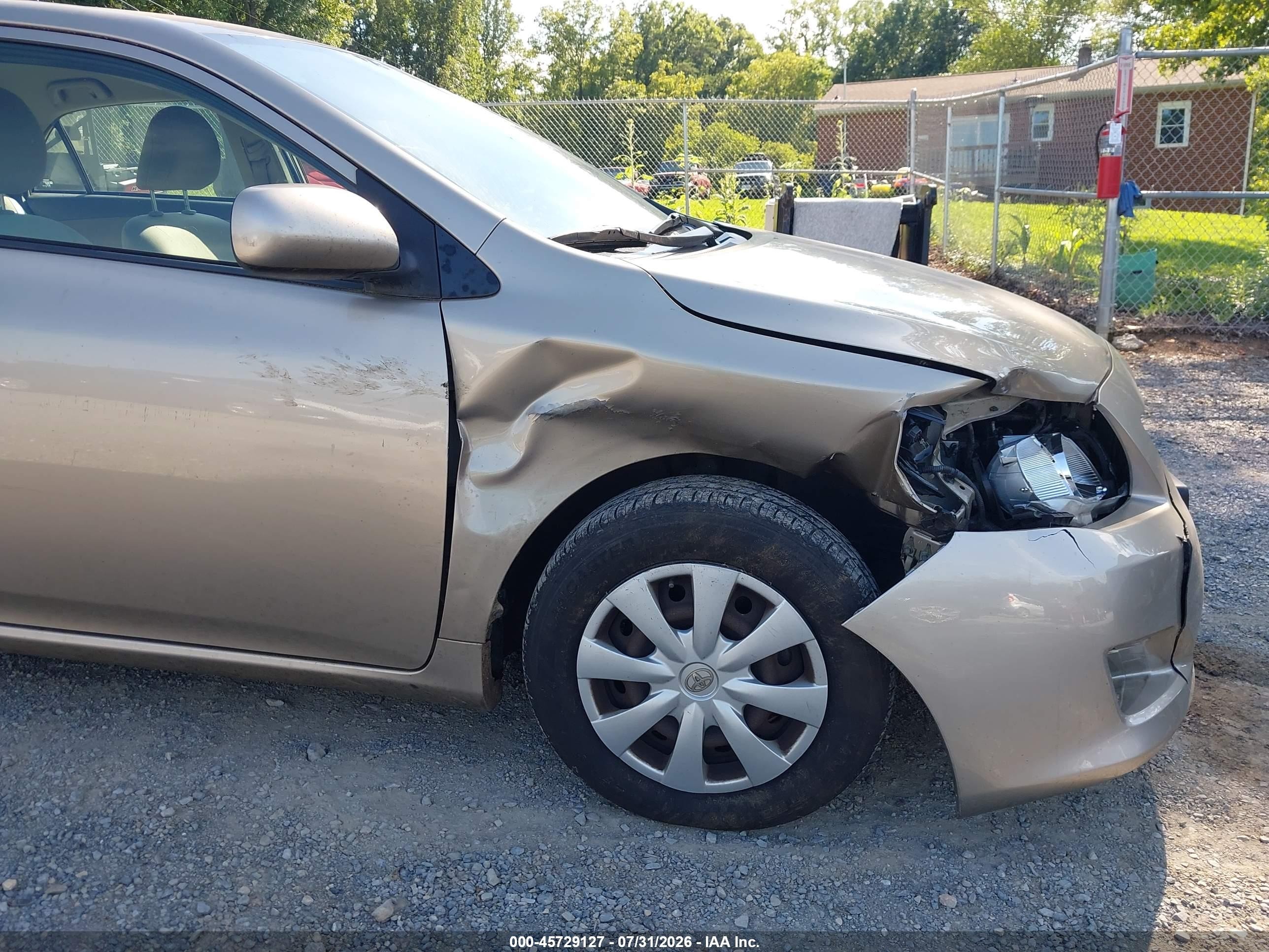 2009 Toyota Corolla Le Gold vin: 2T1BU40EX9C152533