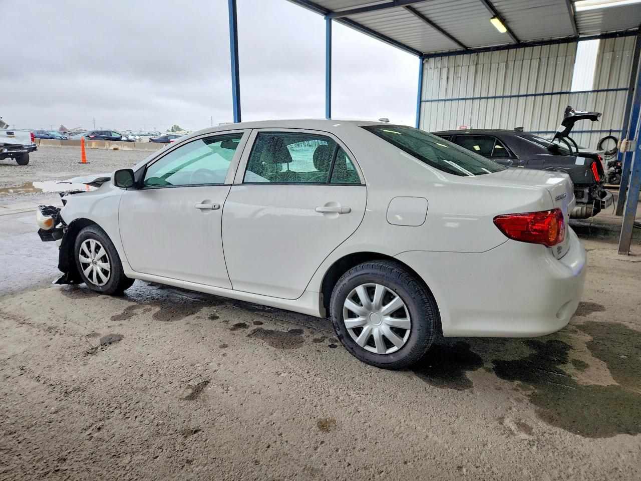 2009 Toyota Corolla Le White vin: 2T1BU40EX9C152676