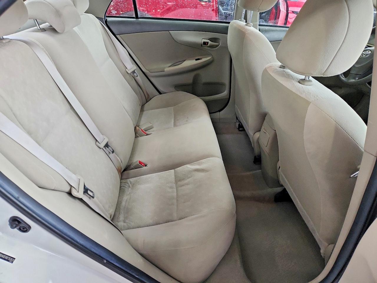 2009 Toyota Corolla Le White vin: 2T1BU40EX9C152676