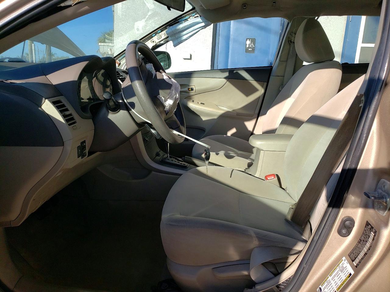 2009 Toyota Corolla Le Gold vin: 2T1BU40EX9C183166