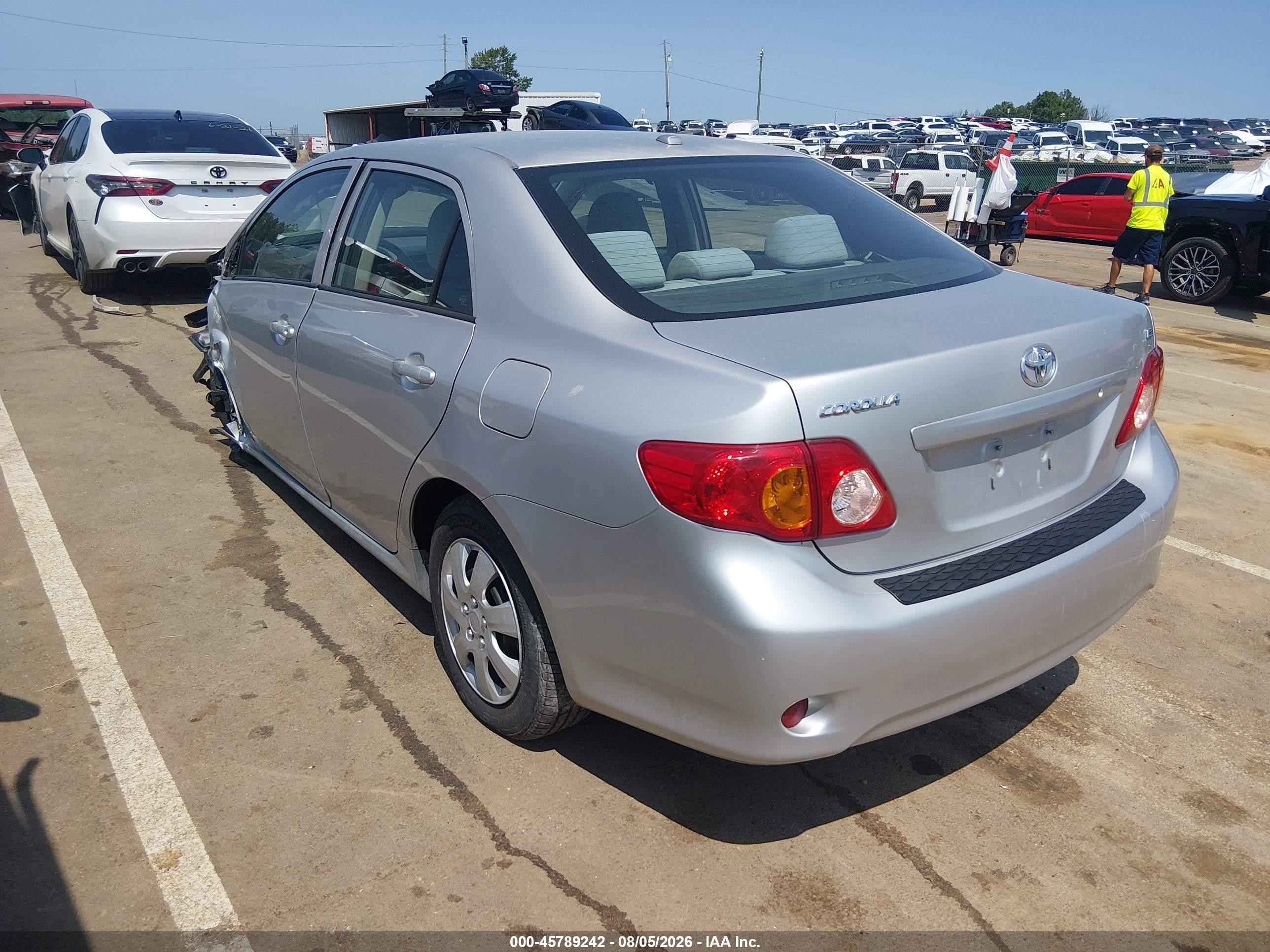 2010 Toyota Corolla Le Silver vin: 2T1BU4EE0AC237619