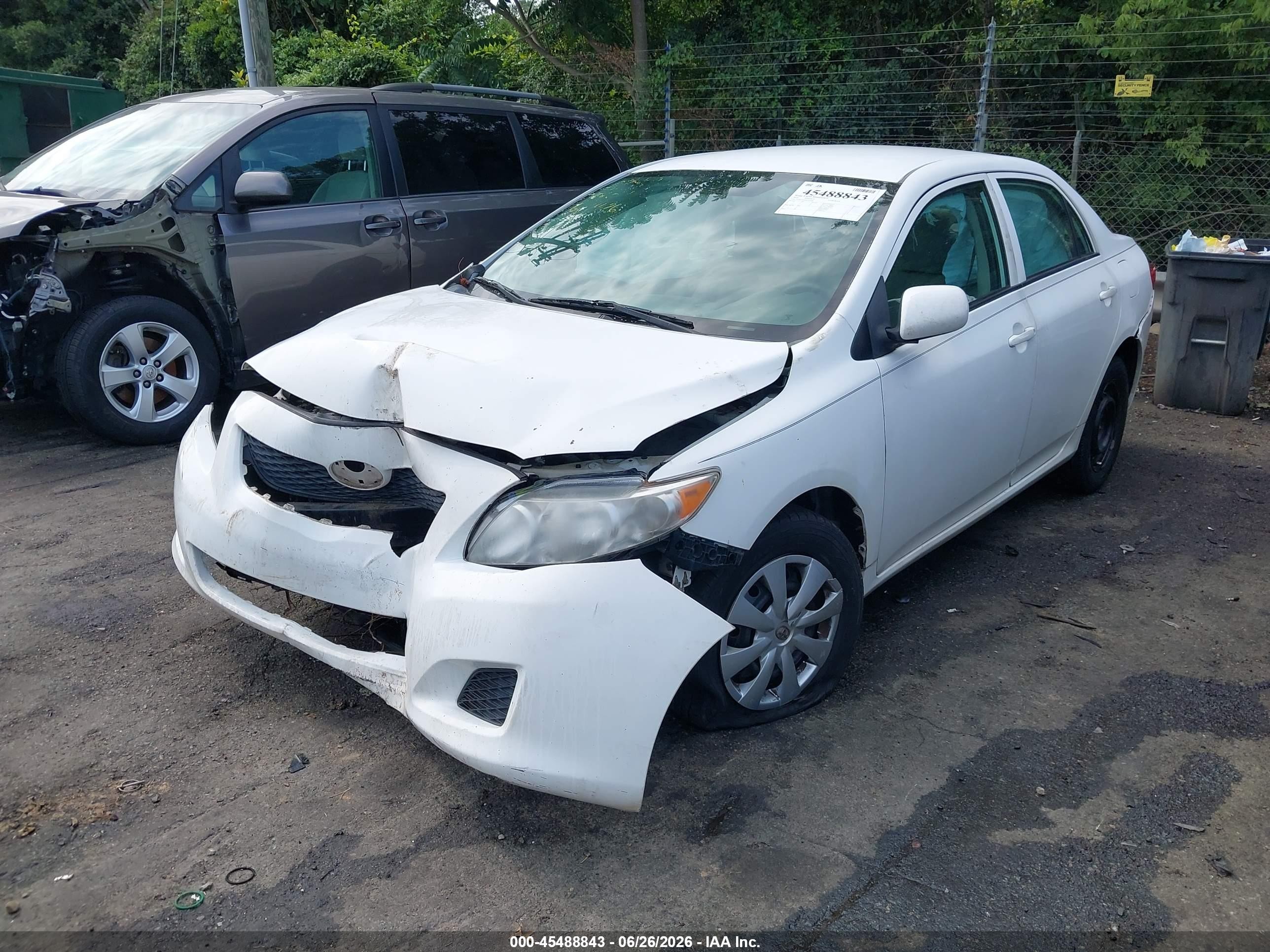2010 Toyota Corolla Le White vin: 2T1BU4EE0AC270104