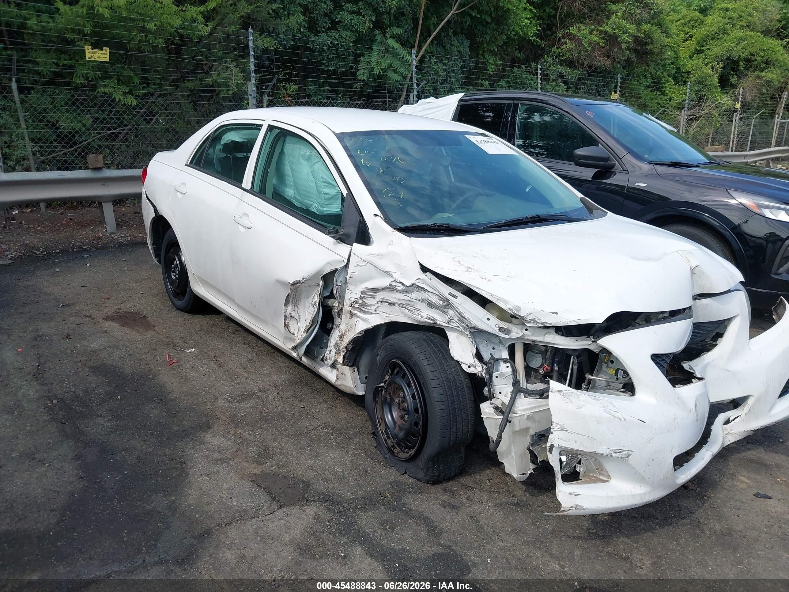 2010 Toyota Corolla Le White vin: 2T1BU4EE0AC270104