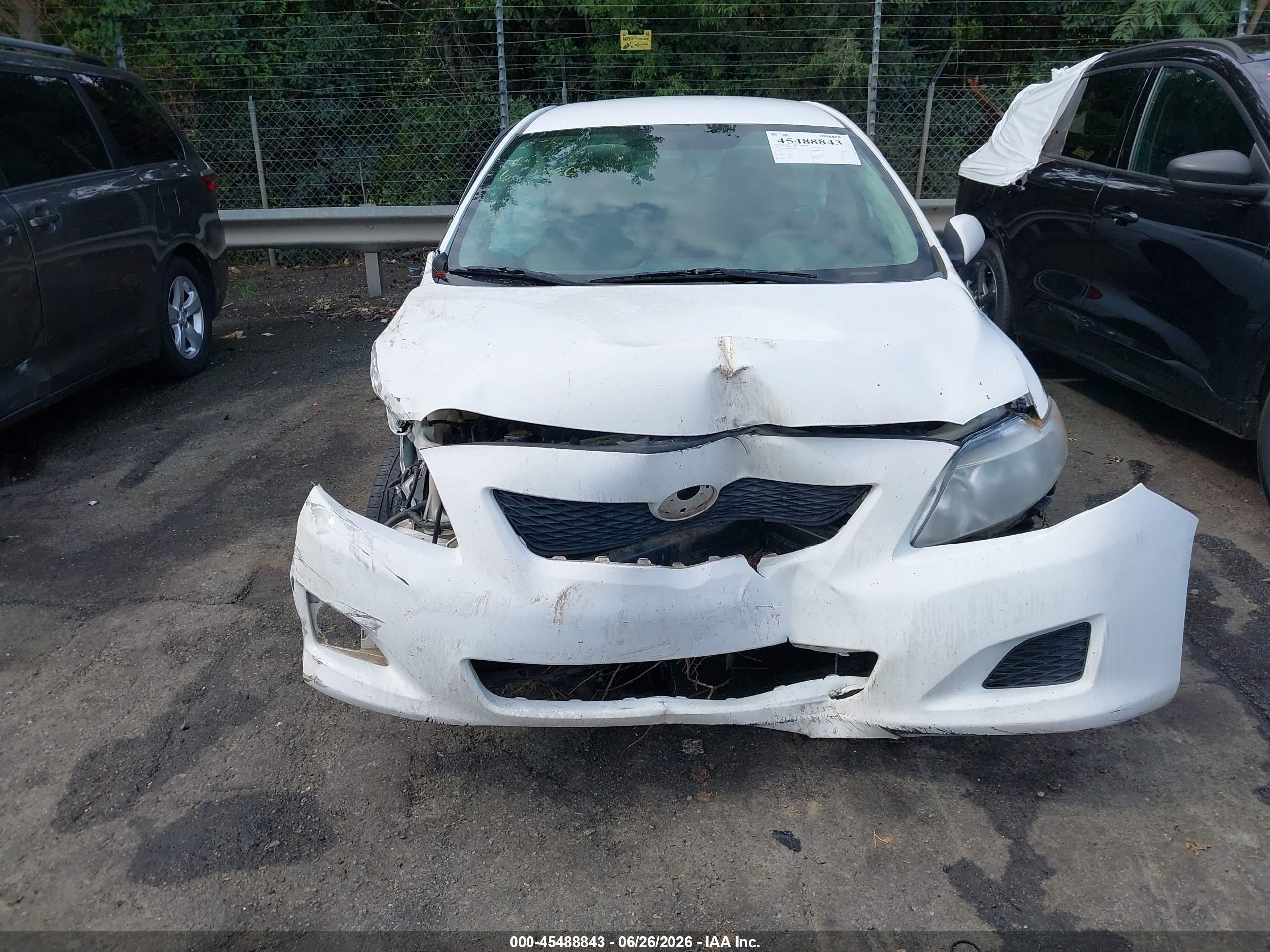 2010 Toyota Corolla Le White vin: 2T1BU4EE0AC270104