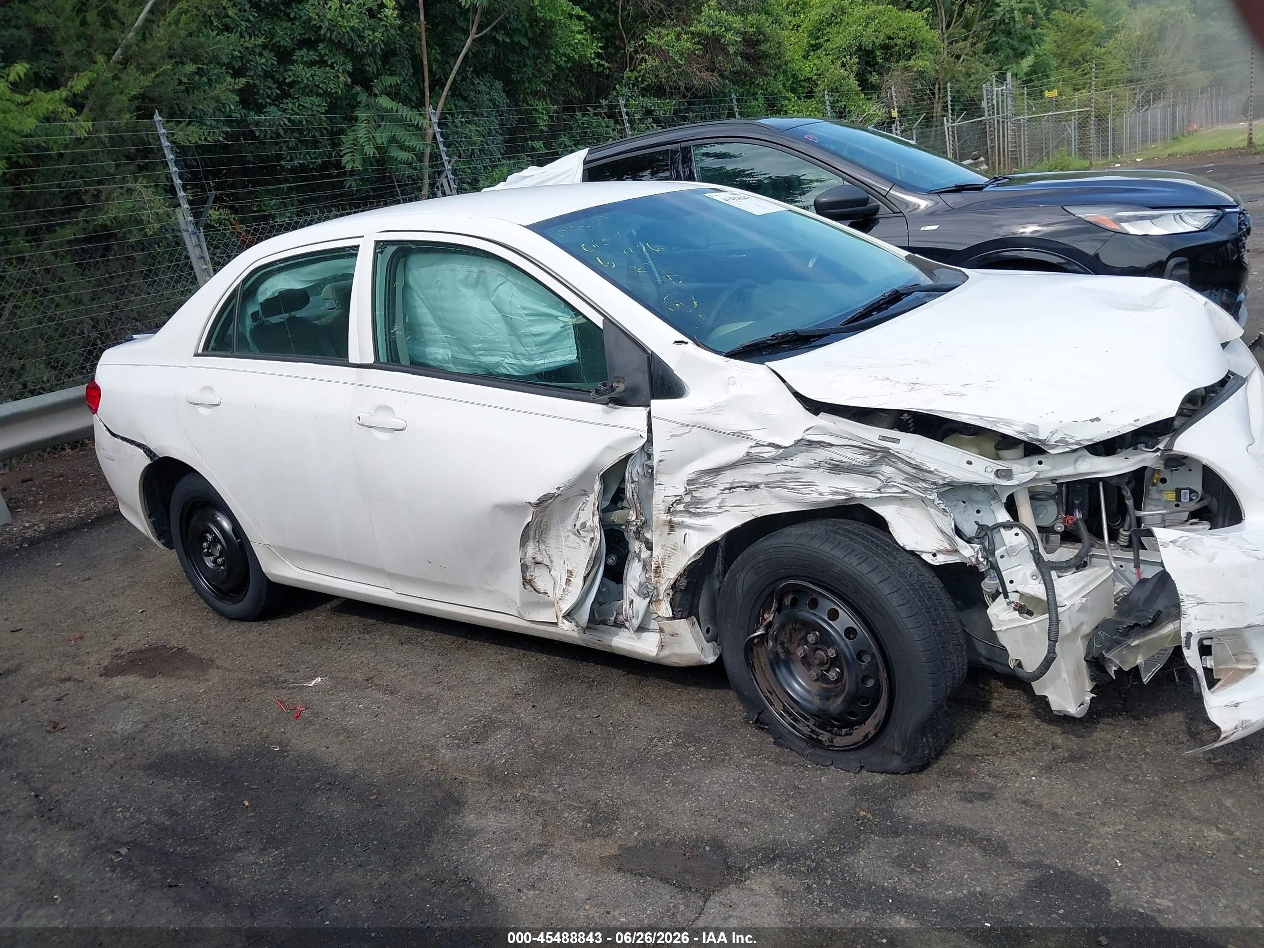 2010 Toyota Corolla Le White vin: 2T1BU4EE0AC270104
